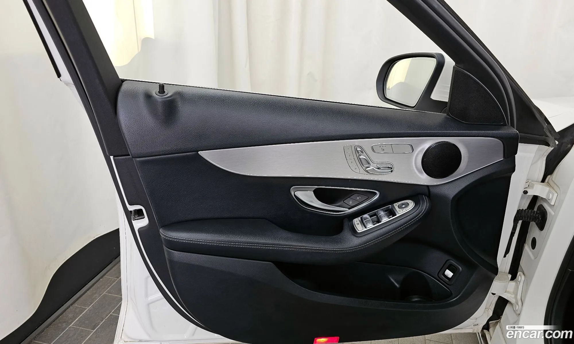 Mercedes-Benz C-Class W205 2018 WDDWF4CB1JF677138 — 29