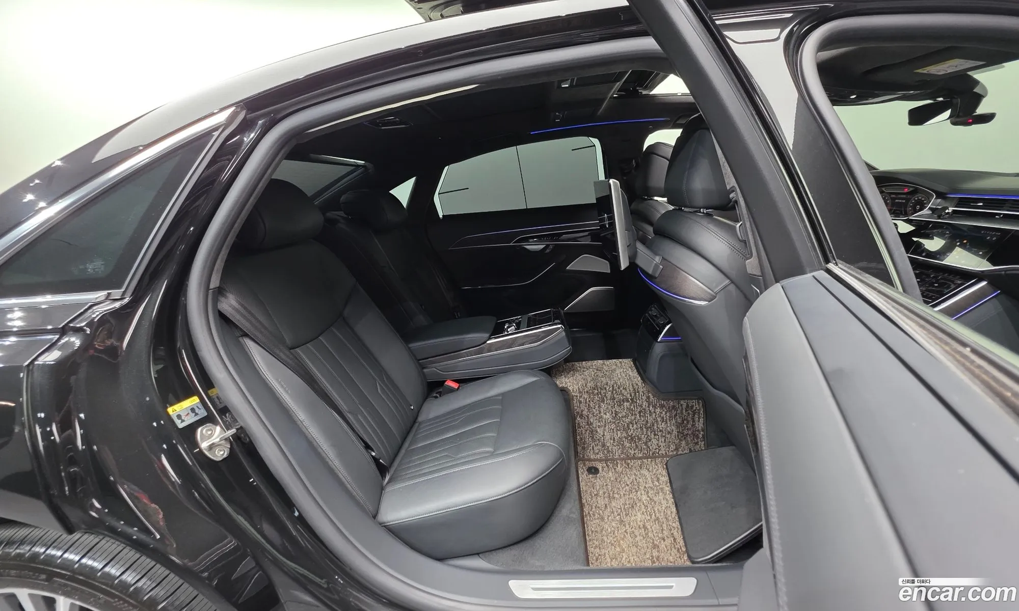 Audi A8 2021 WAUZZZF85MN032544 — 17