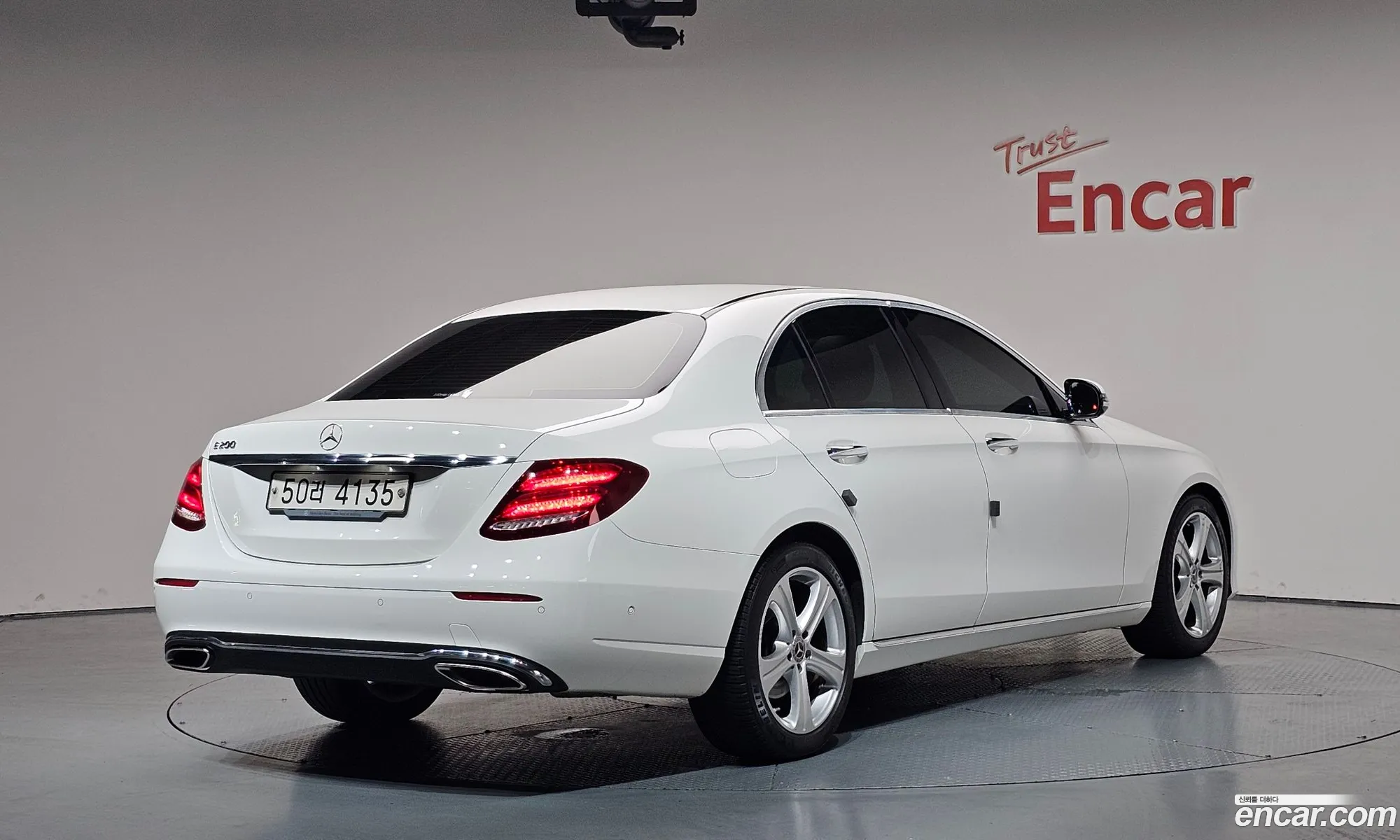 Mercedes-Benz E-Class W213 2018 WDDZF4CB6JA385561 — 28
