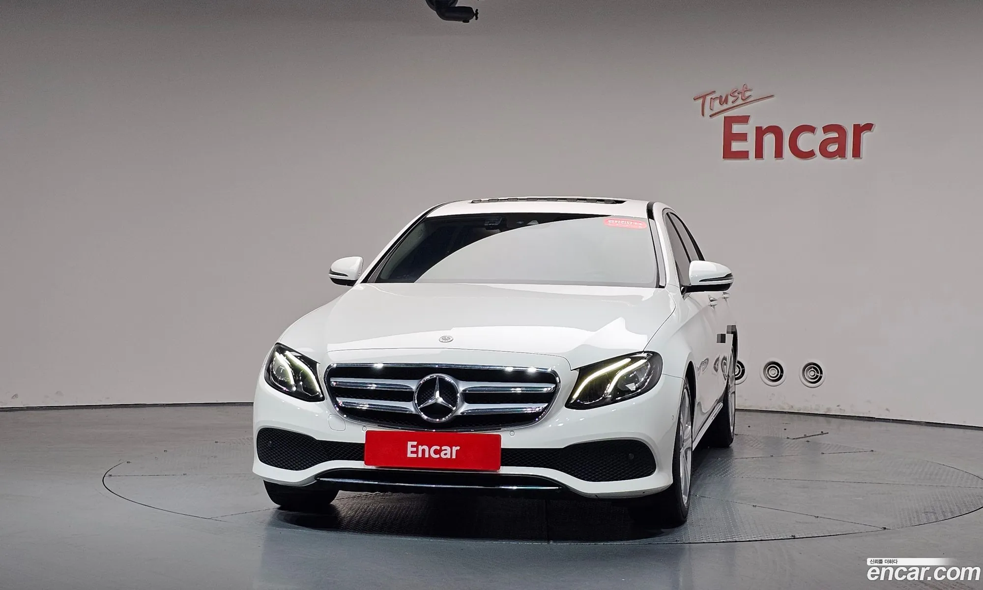 Mercedes-Benz E-Class W213 2018 WDDZF4CB6JA385561 — 12