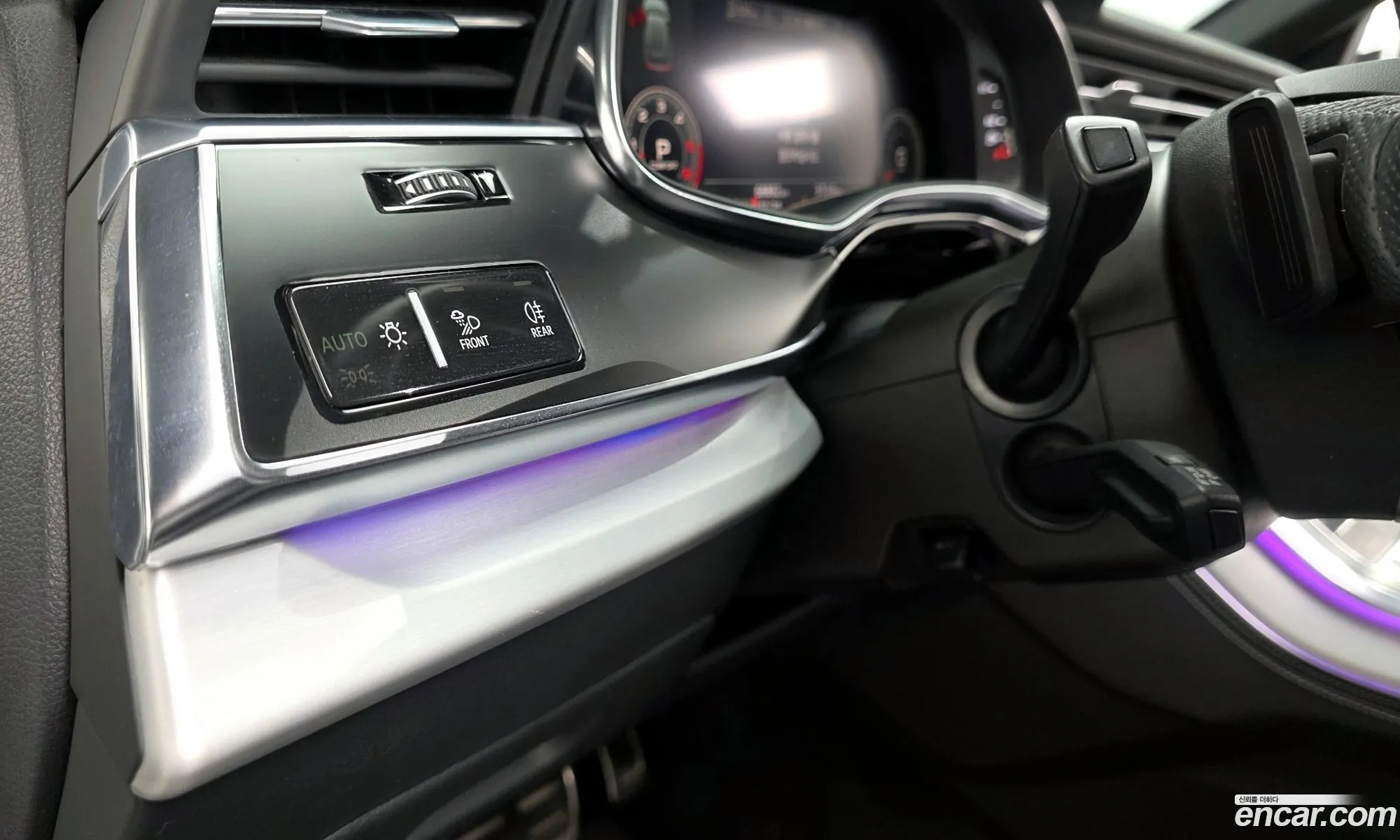 Audi Q8 2021 WAUZZZF11MD003616 — 9