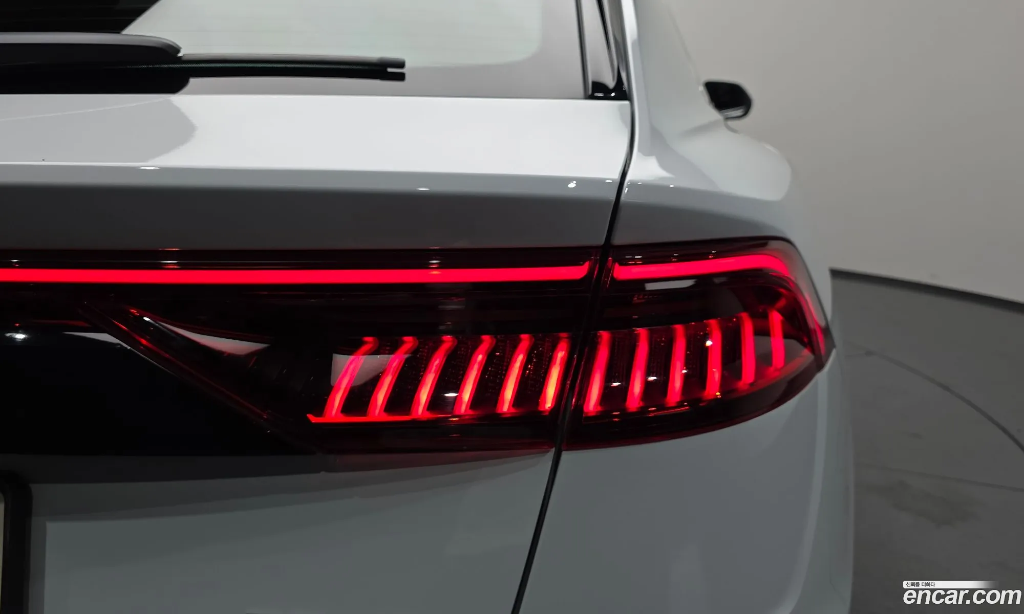 Audi Q8 2021 WAUZZZF11MD003616 — 3
