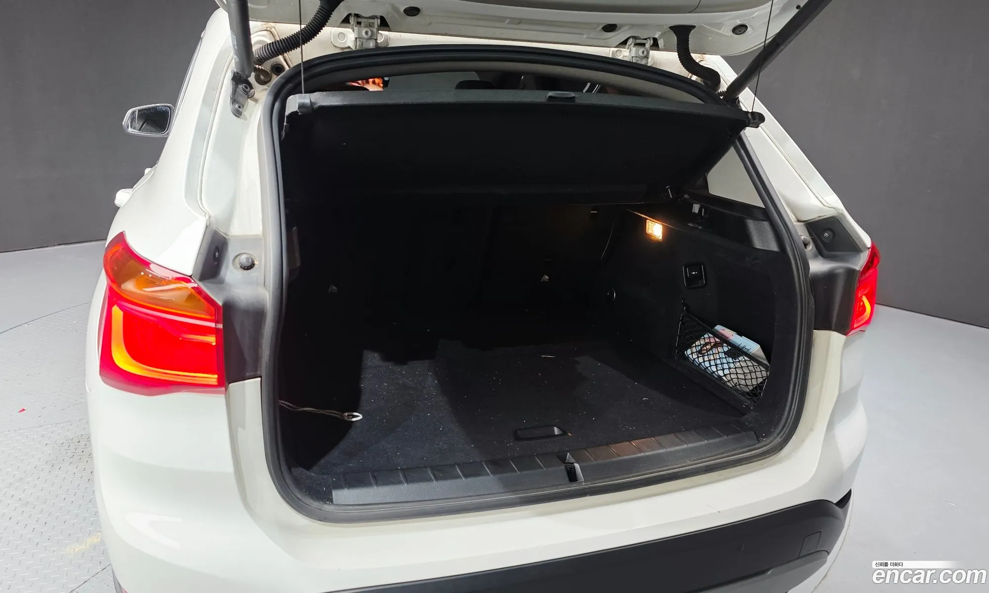 BMW X1 2017 WBAHT9106H5J07076 — 12