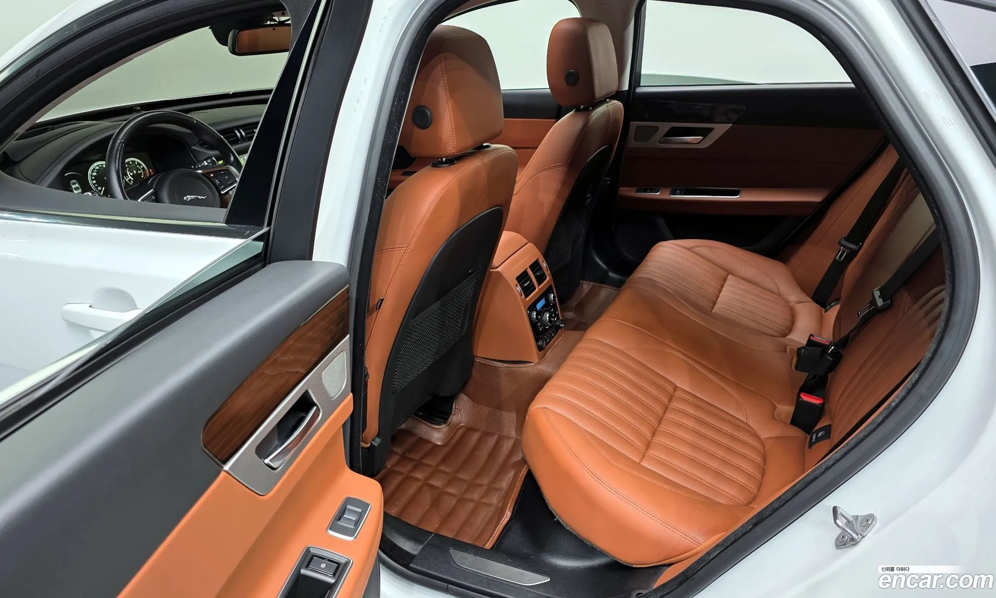 Jaguar XF 2017 SAJBB4BX3JCY60562 — 7
