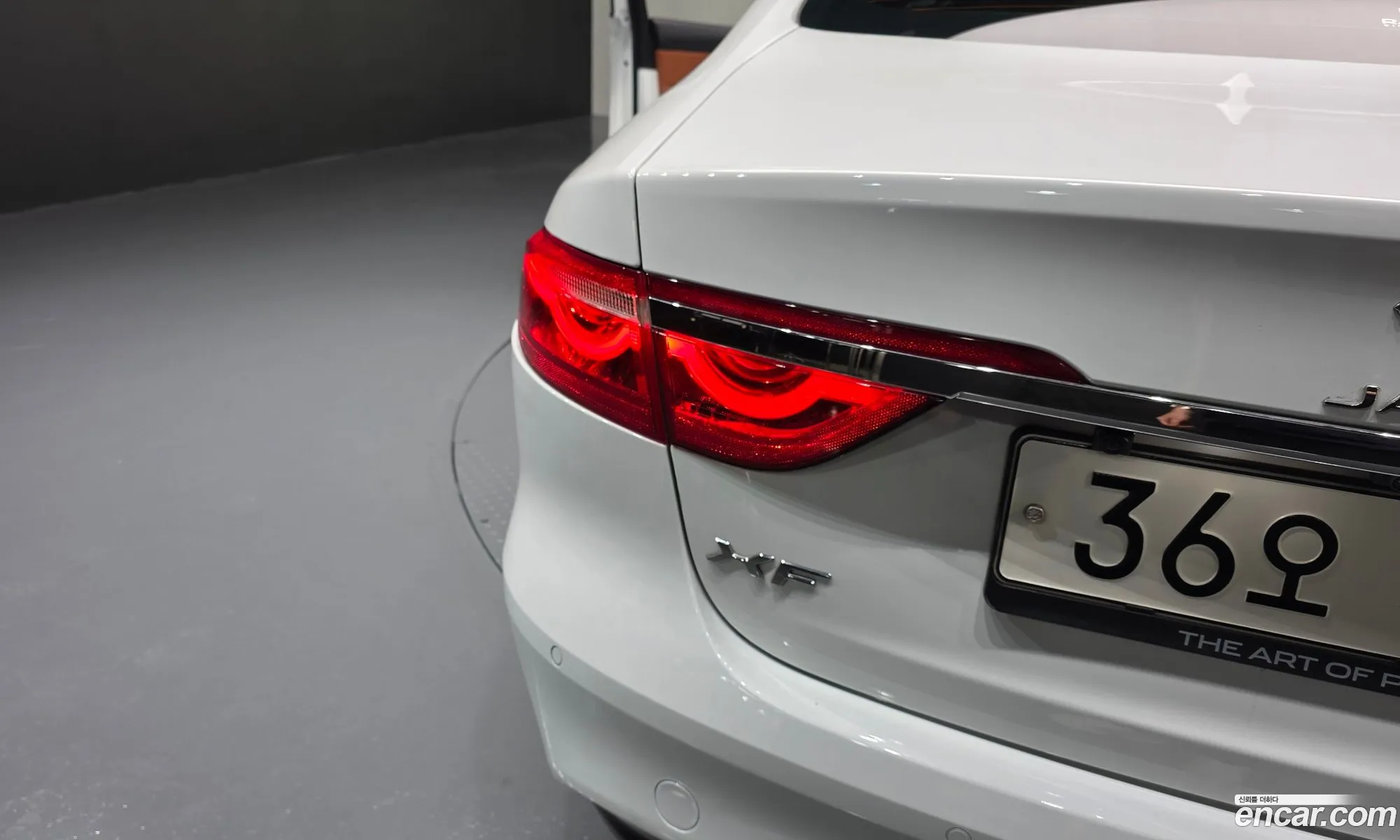Jaguar XF 2017 SAJBB4BX3JCY60562 — 10