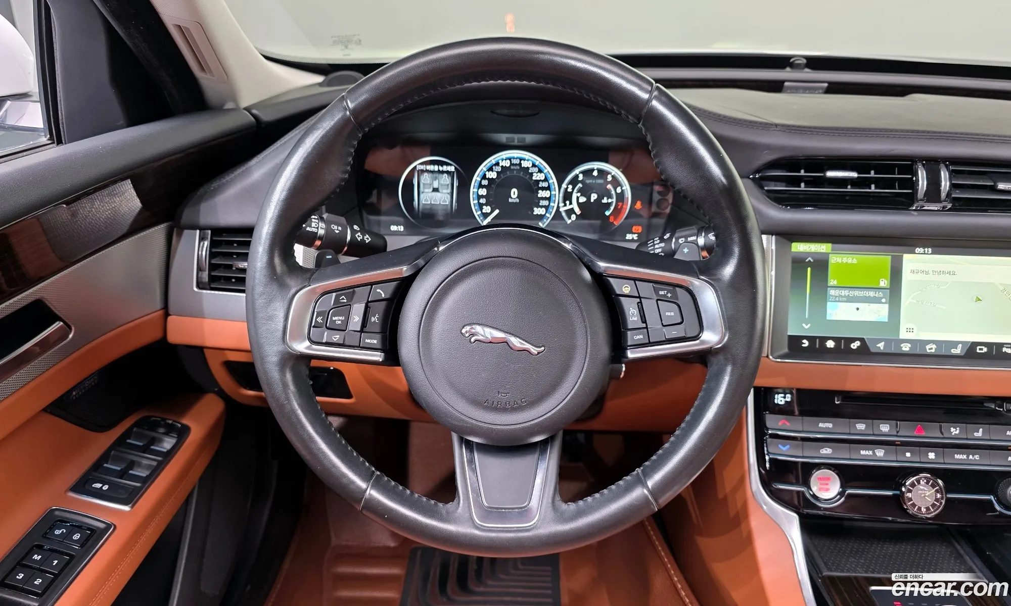 Jaguar XF 2017 SAJBB4BX3JCY60562 — 8
