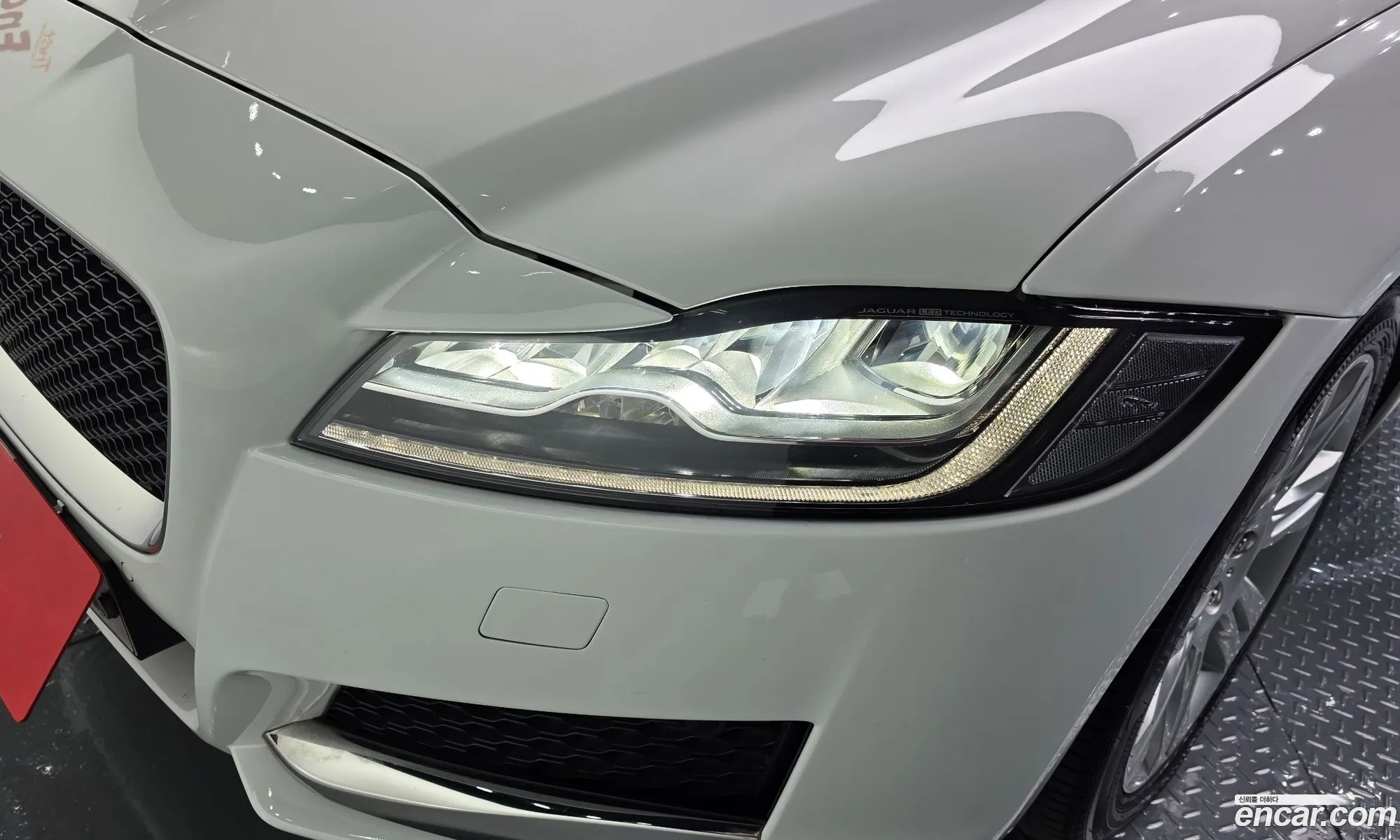 Jaguar XF 2017 SAJBB4BX3JCY60562 — 3