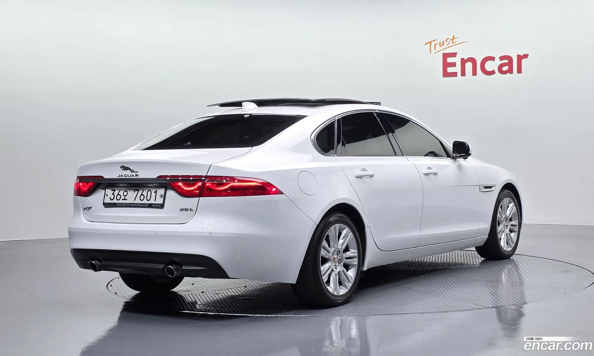 Jaguar XF 2017 SAJBB4BX3JCY60562 — 25