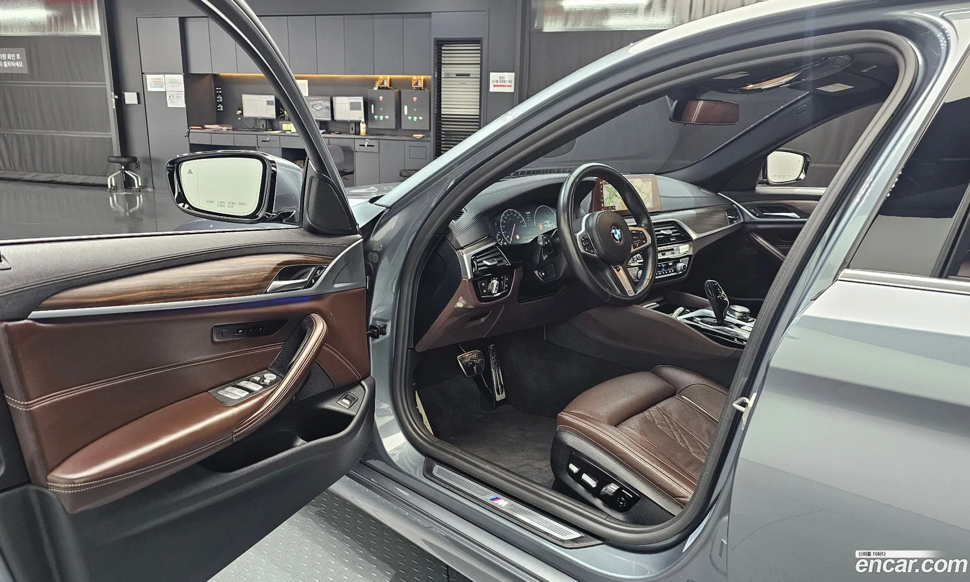 BMW 5 Series 2019 — 33