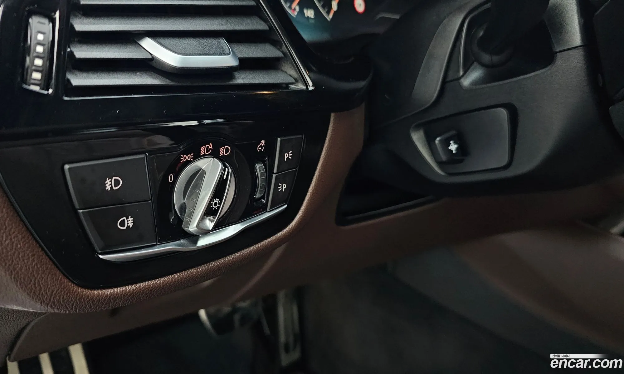 BMW 5 Series 2019 — 24
