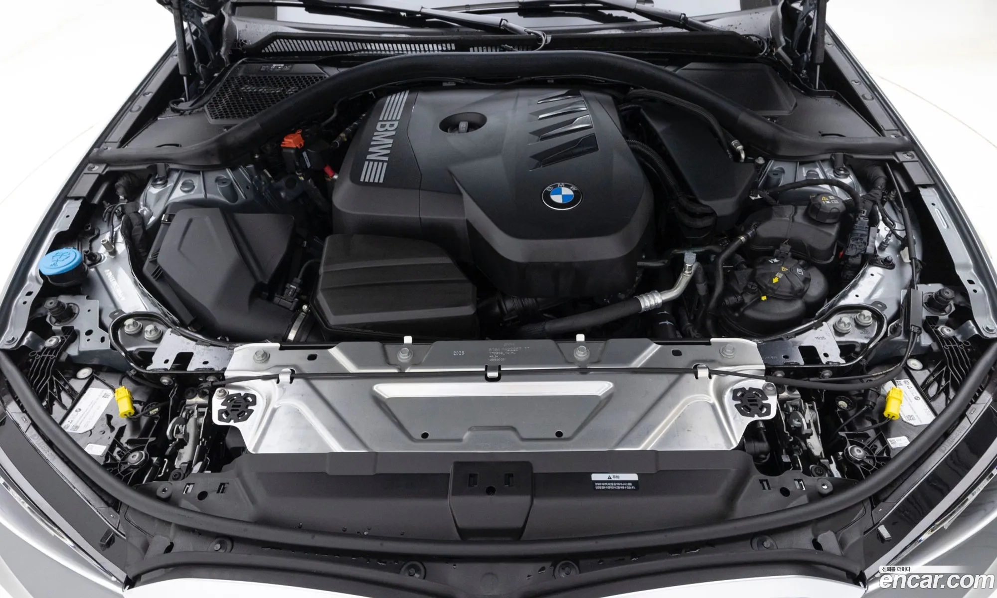 BMW 3 Series 2025 — 16