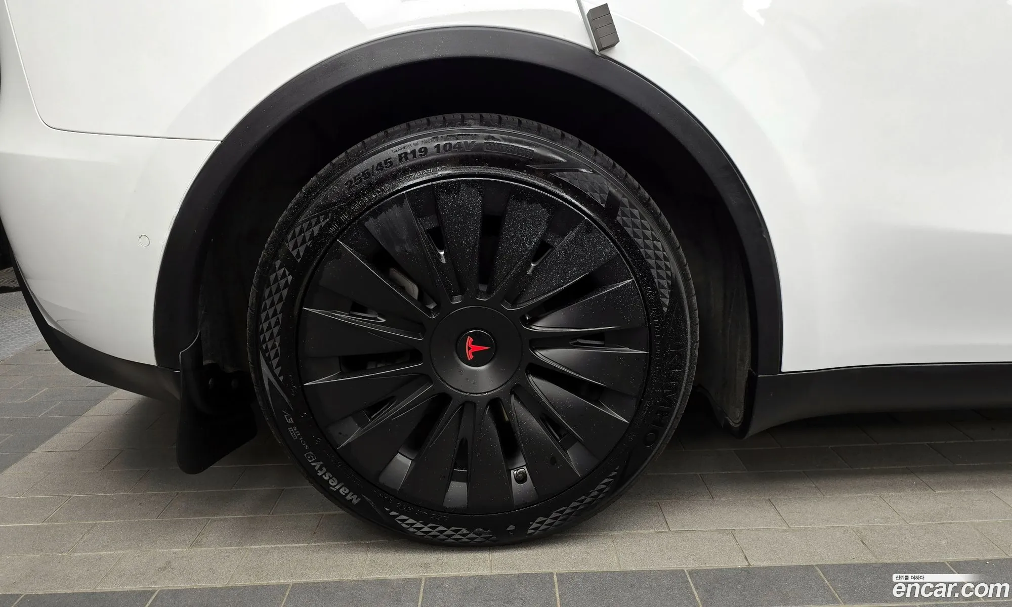 Tesla Model Y 2021 5YJYGDED2MF238036 — 2