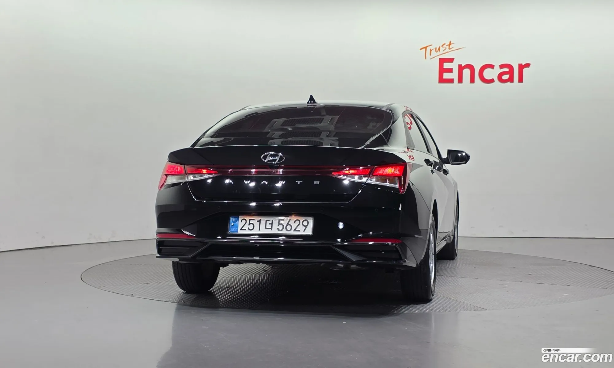 Hyundai Elantra 2022 — 3