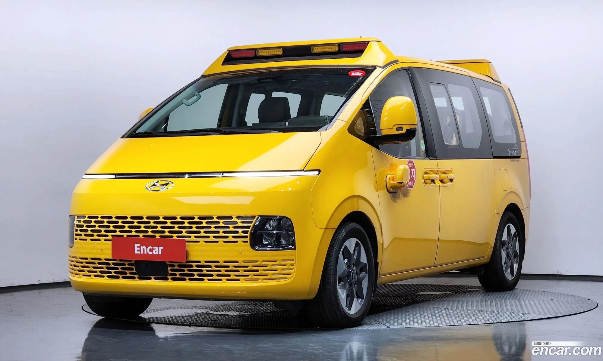 Hyundai Staria 2023 — 4