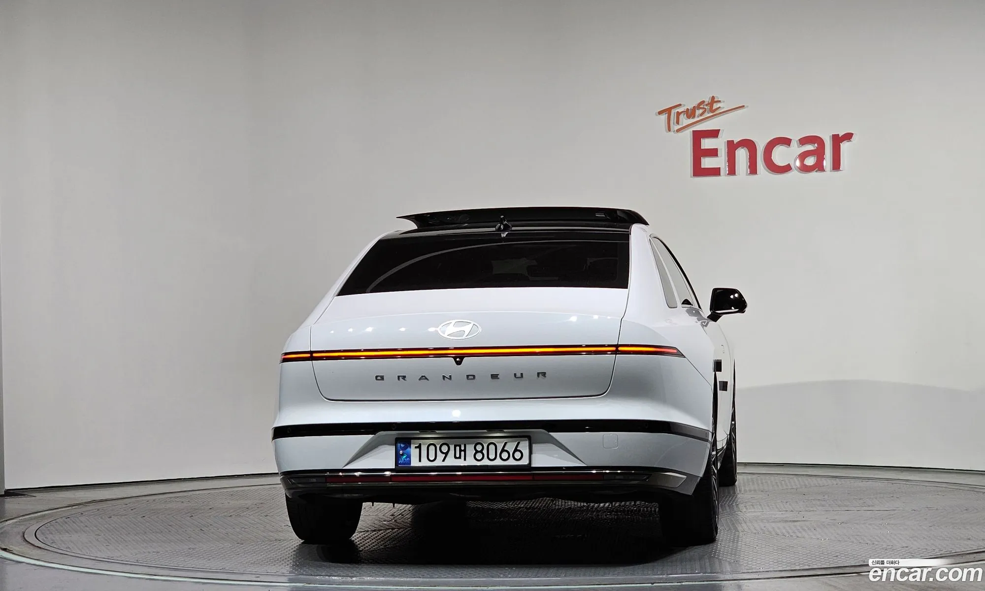 Hyundai Grandeur Hybrid 2023 — 4