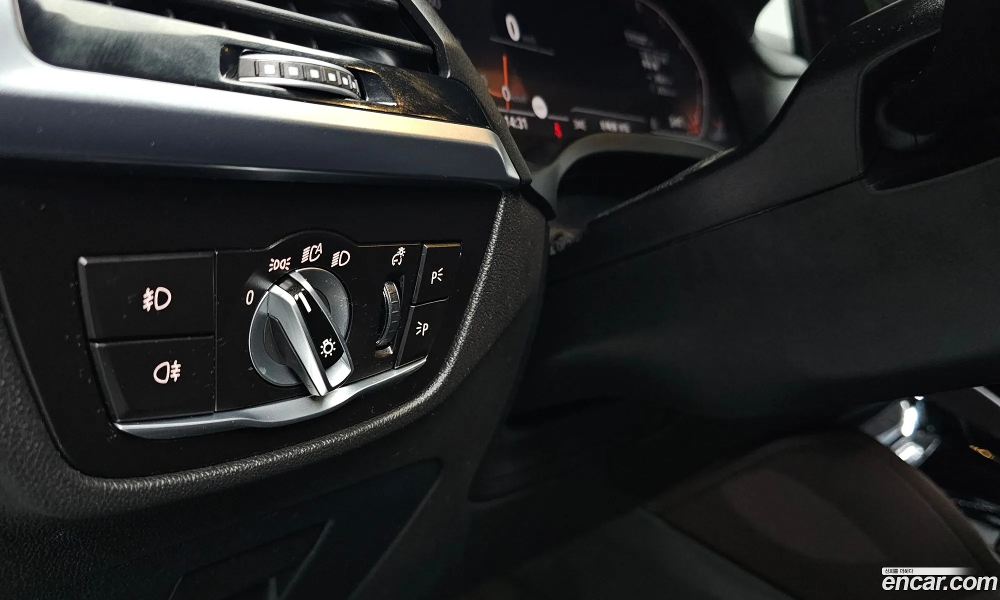 BMW X4 2020 WBA2V9104L9B20364 — 32