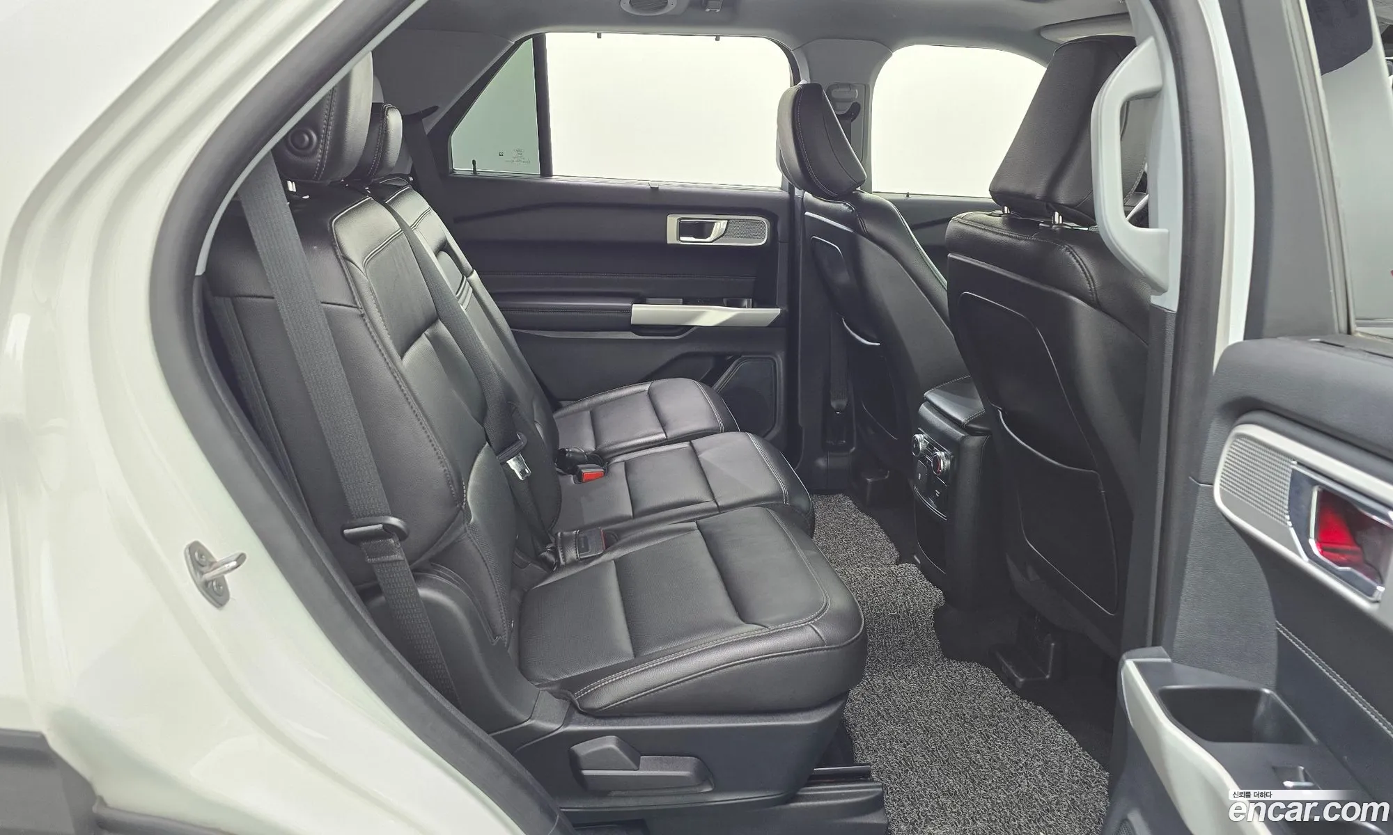 Ford Explorer 6th Gen 2020 1FMSK8FH3LGC70118 — 9