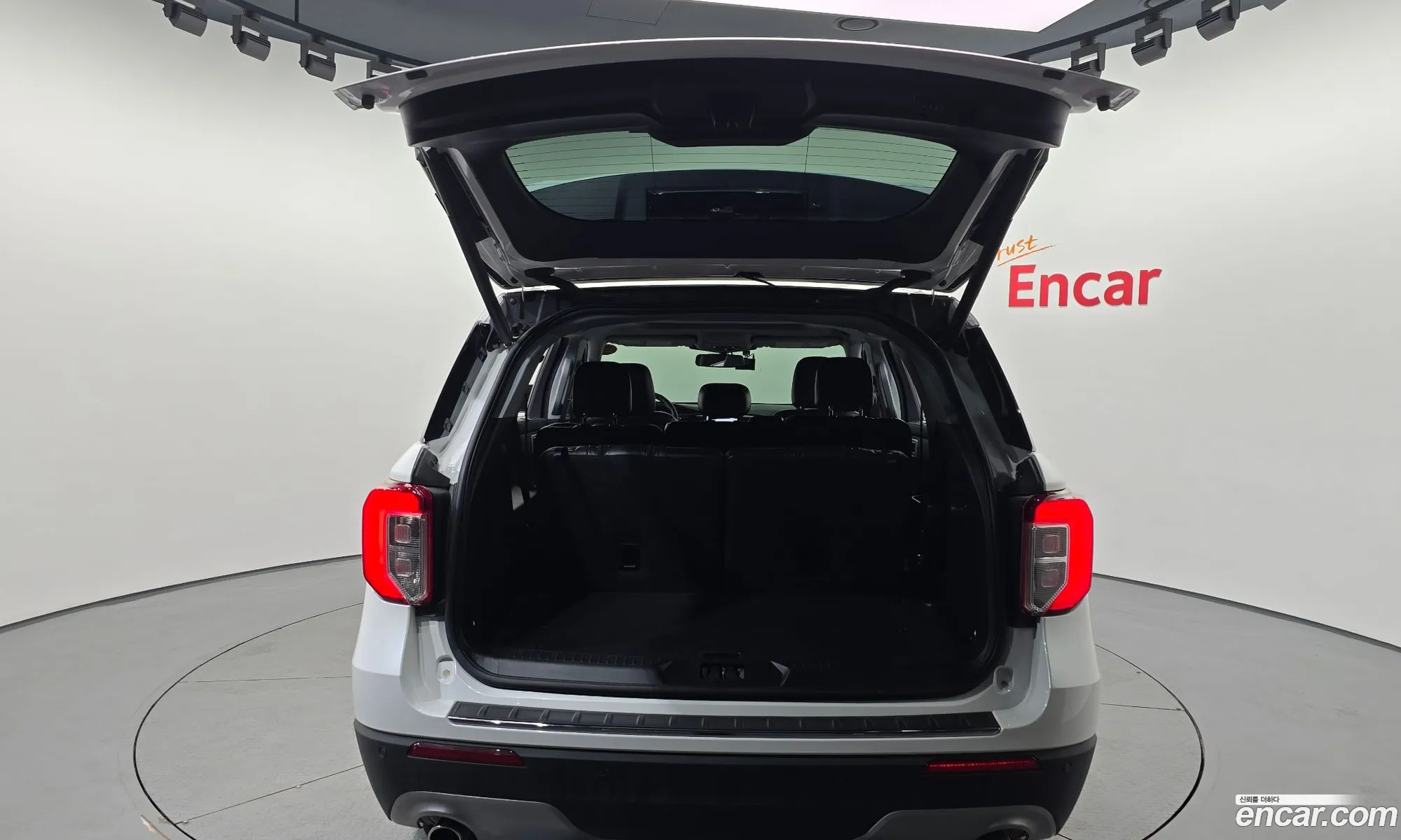 Ford Explorer 6th Gen 2020 1FMSK8FH3LGC70118 — 32