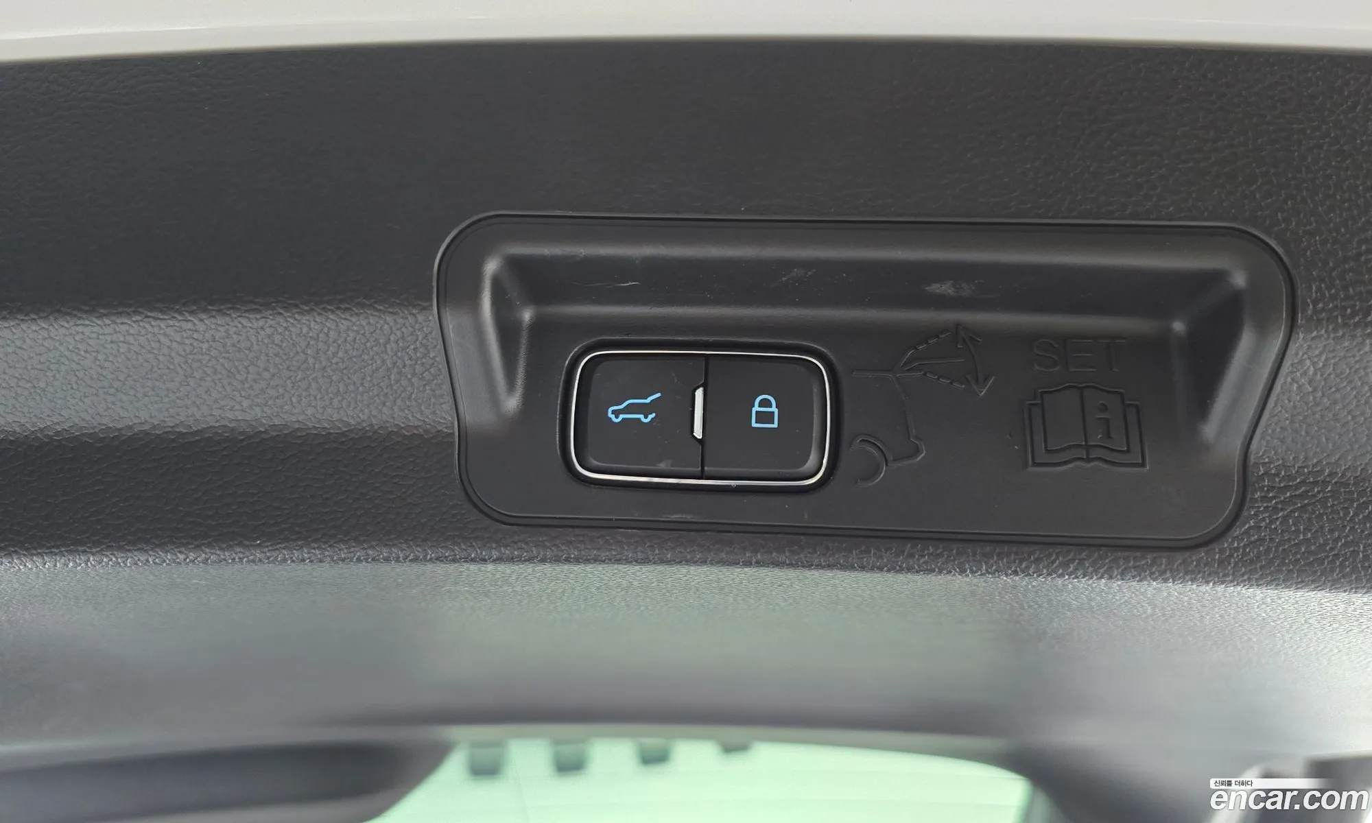 Ford Explorer 6th Gen 2020 1FMSK8FH3LGC70118 — 16