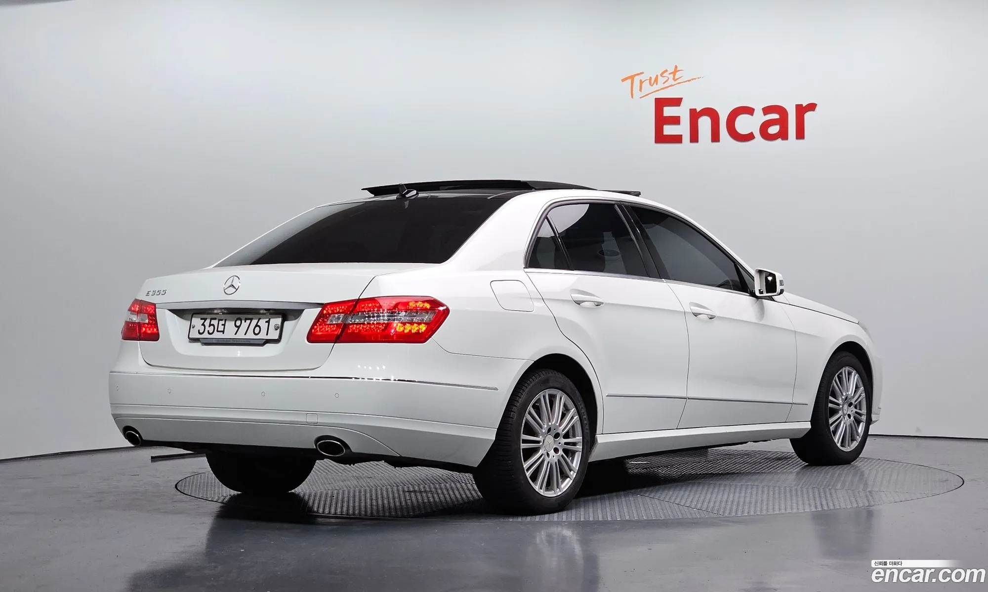 Mercedes-Benz E-Class W212 2012 WDDHF5DB0CA536672 — 5