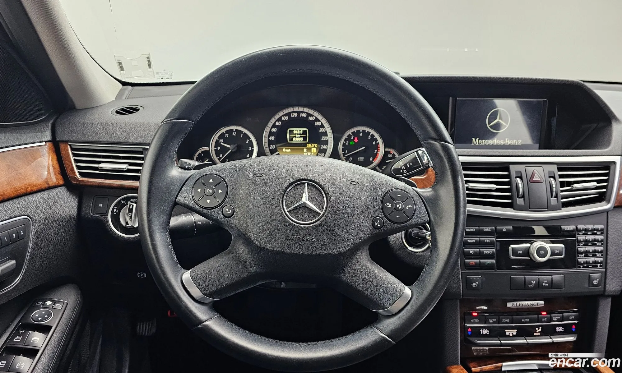 Mercedes-Benz E-Class W212 2012 WDDHF5DB0CA536672 — 10