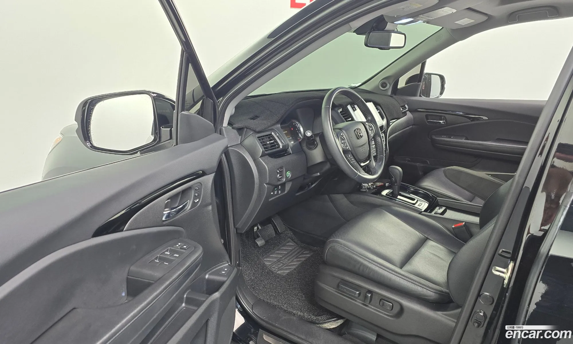 Honda Pilot 2017 5FNYF6850HB200206 — 3