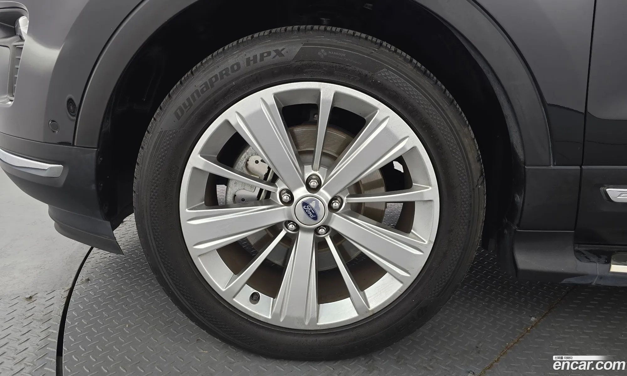 Ford Explorer 2019 1FM5K8FH9KGA48016 — 16
