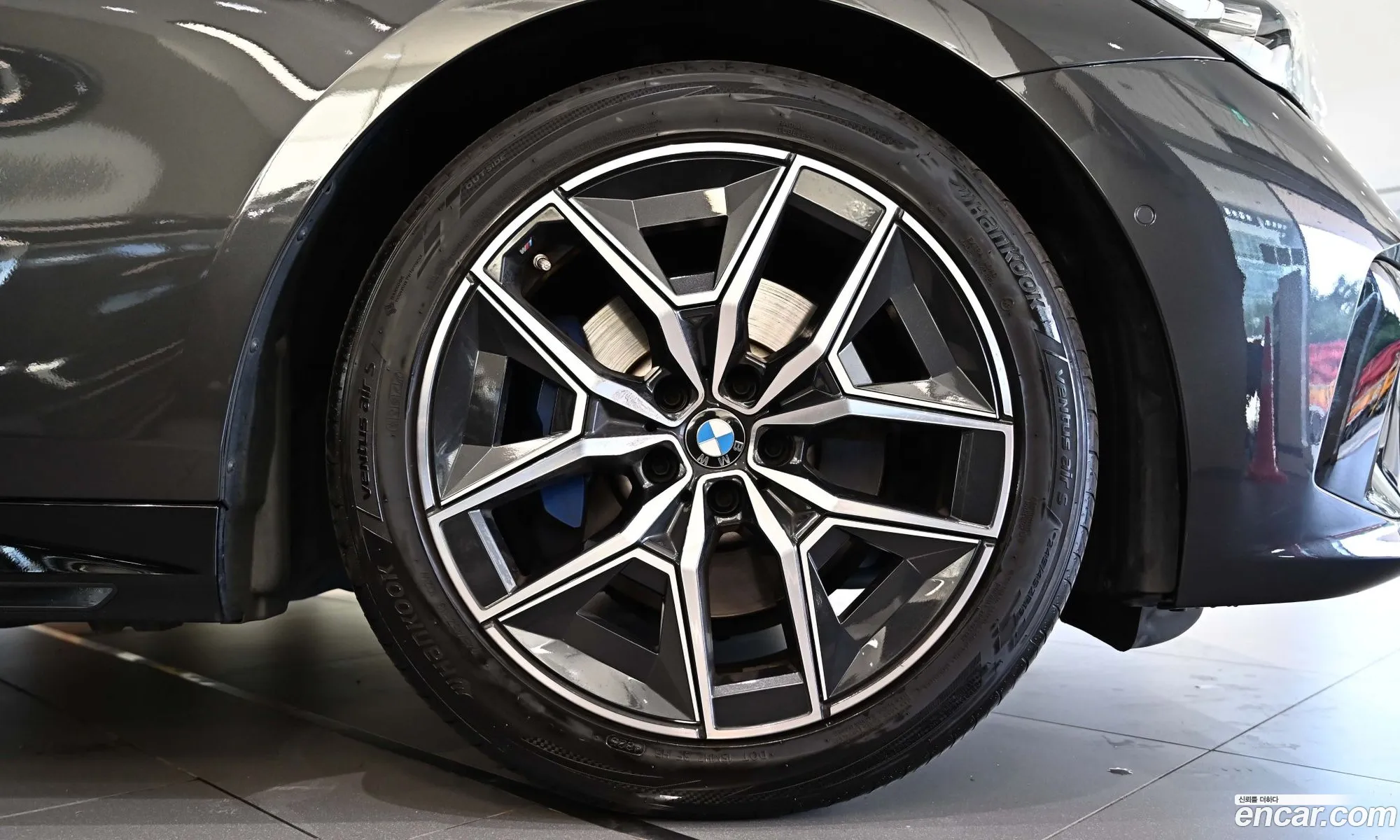 BMW 5 Series 2024 — 18
