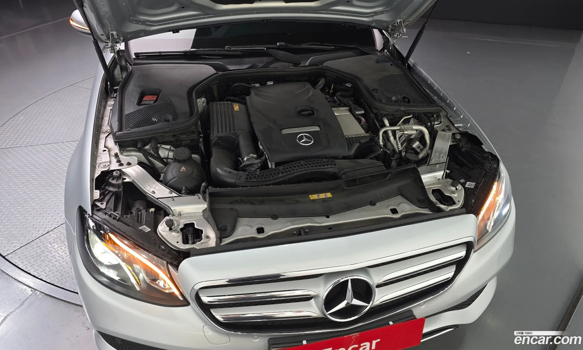 Mercedes-Benz E-Class W213 2018 WDDZF4CB3JA425434 — 2