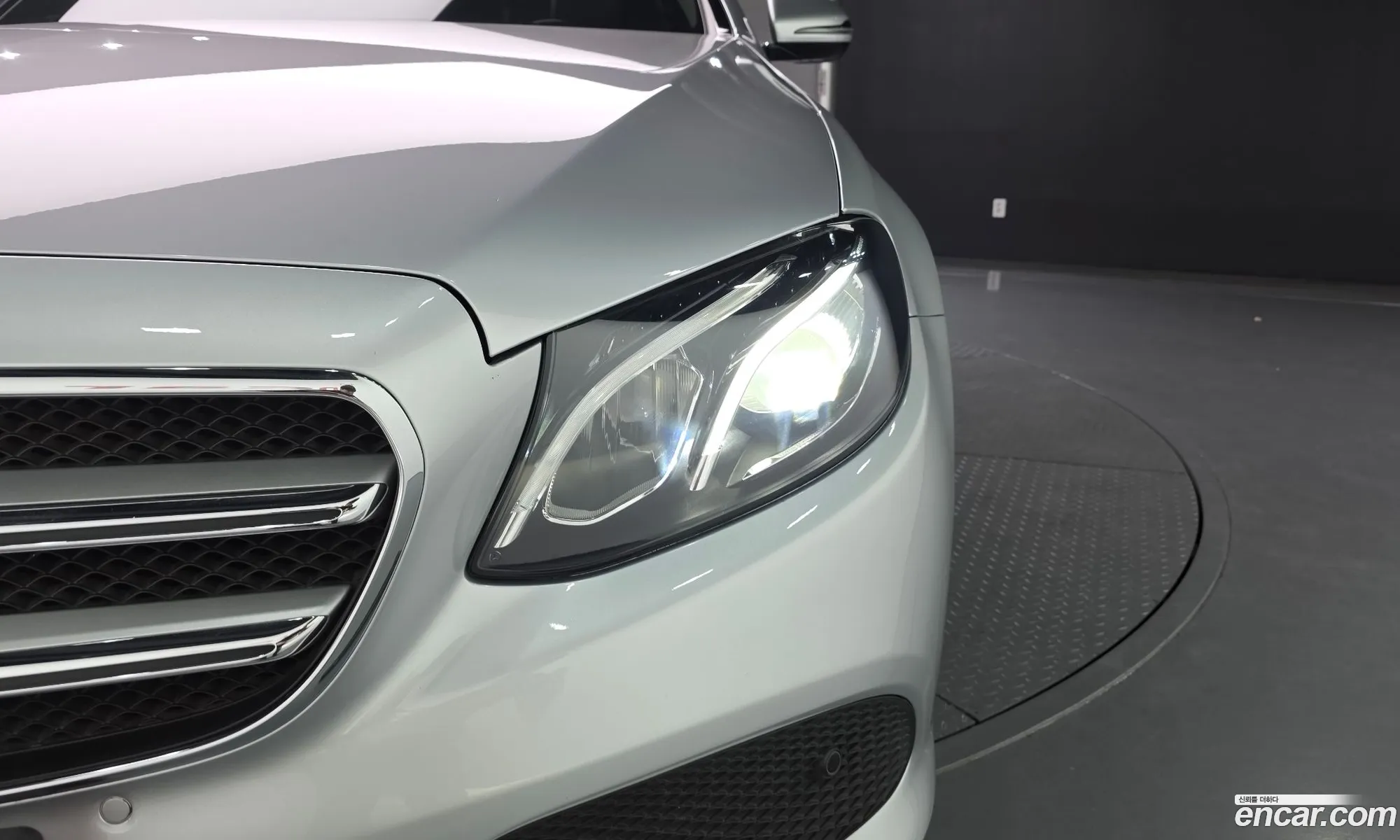 Mercedes-Benz E-Class W213 2018 WDDZF4CB3JA425434 — 6