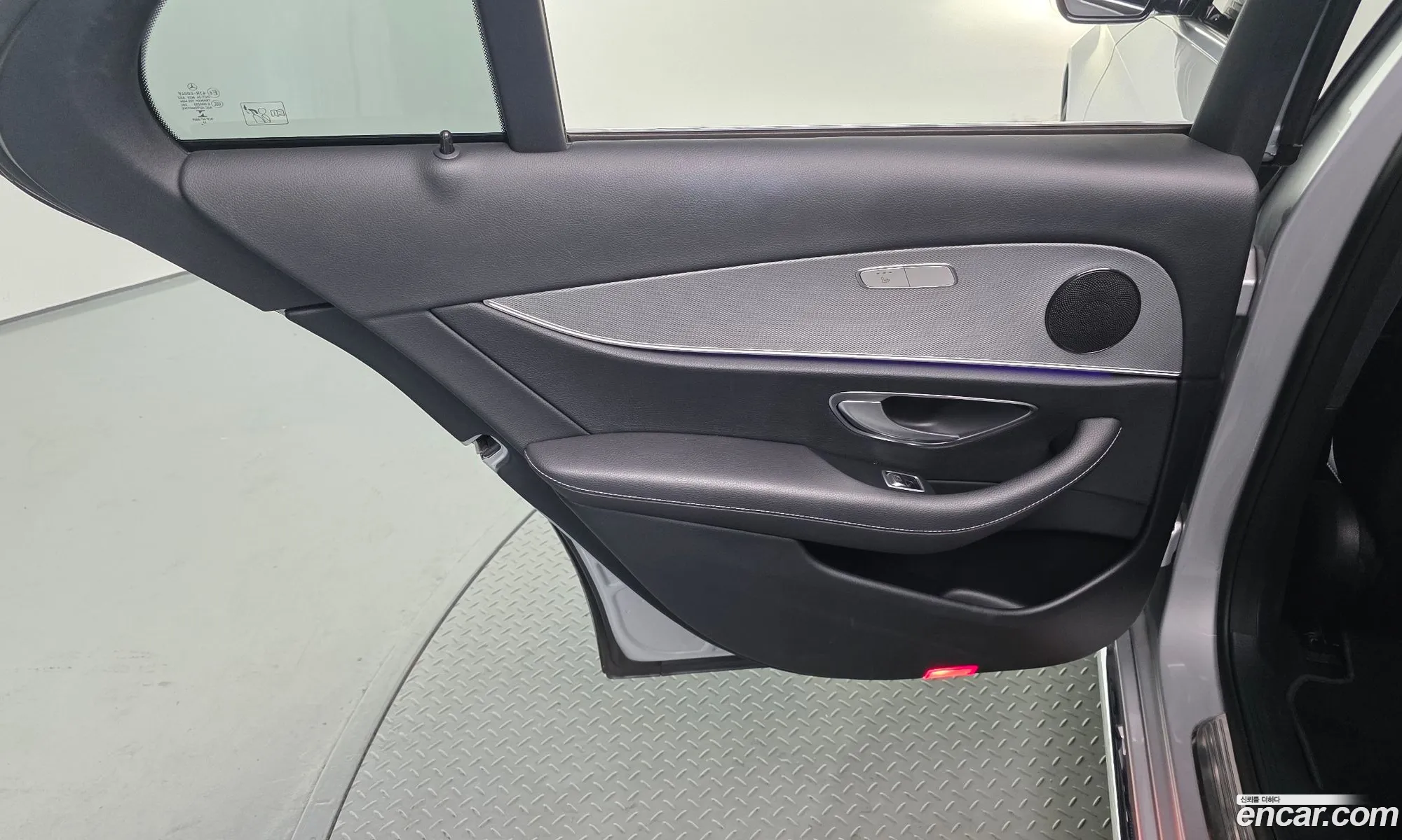 Mercedes-Benz E-Class W213 2018 WDDZF4CB3JA425434 — 7