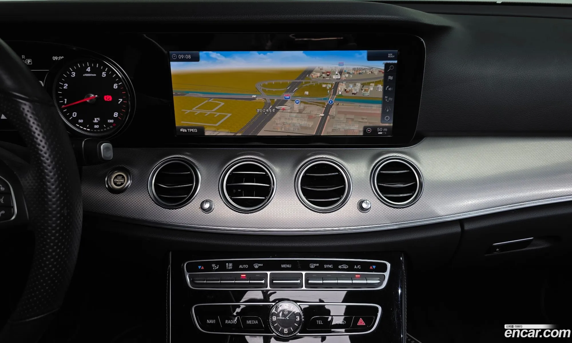 Mercedes-Benz E-Class W213 2018 WDDZF4CB3JA425434 — 12