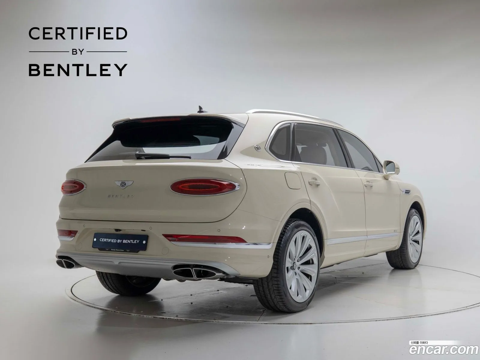 Bentley Bentayga 2025 — 16