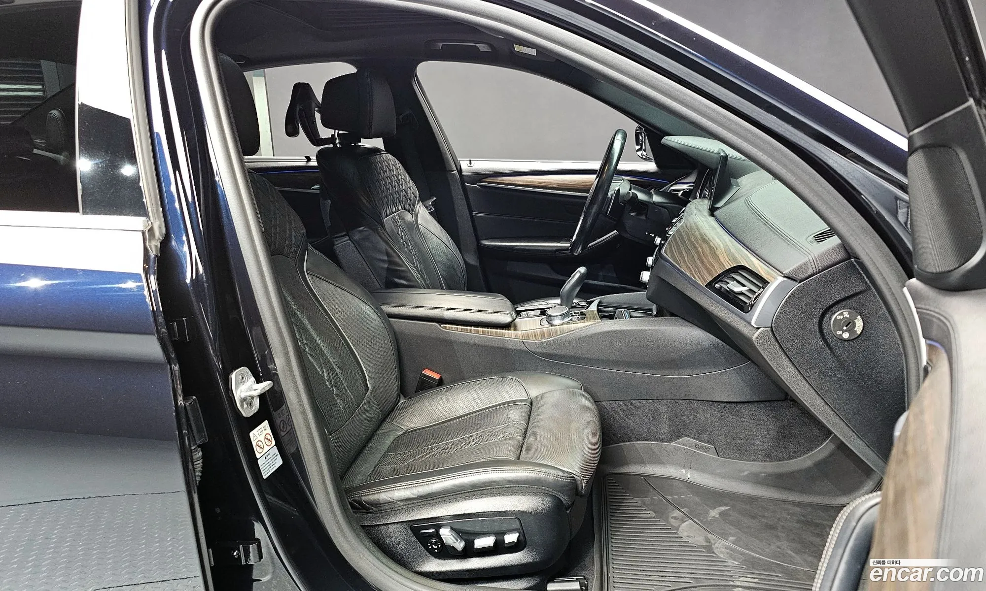 BMW 5 Series 2017 WBAJD910XJWC11216 — 32