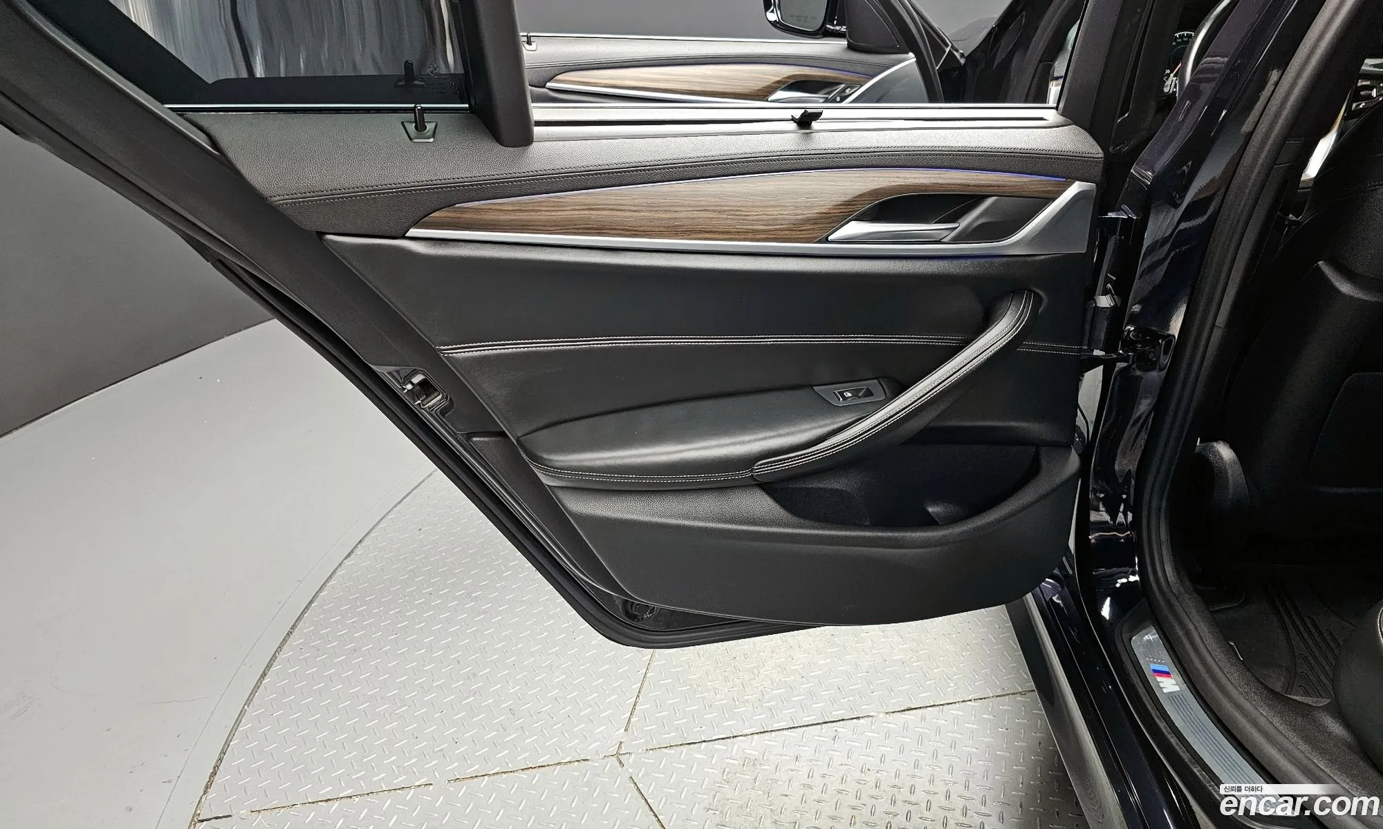 BMW 5 Series 2017 WBAJD910XJWC11216 — 35