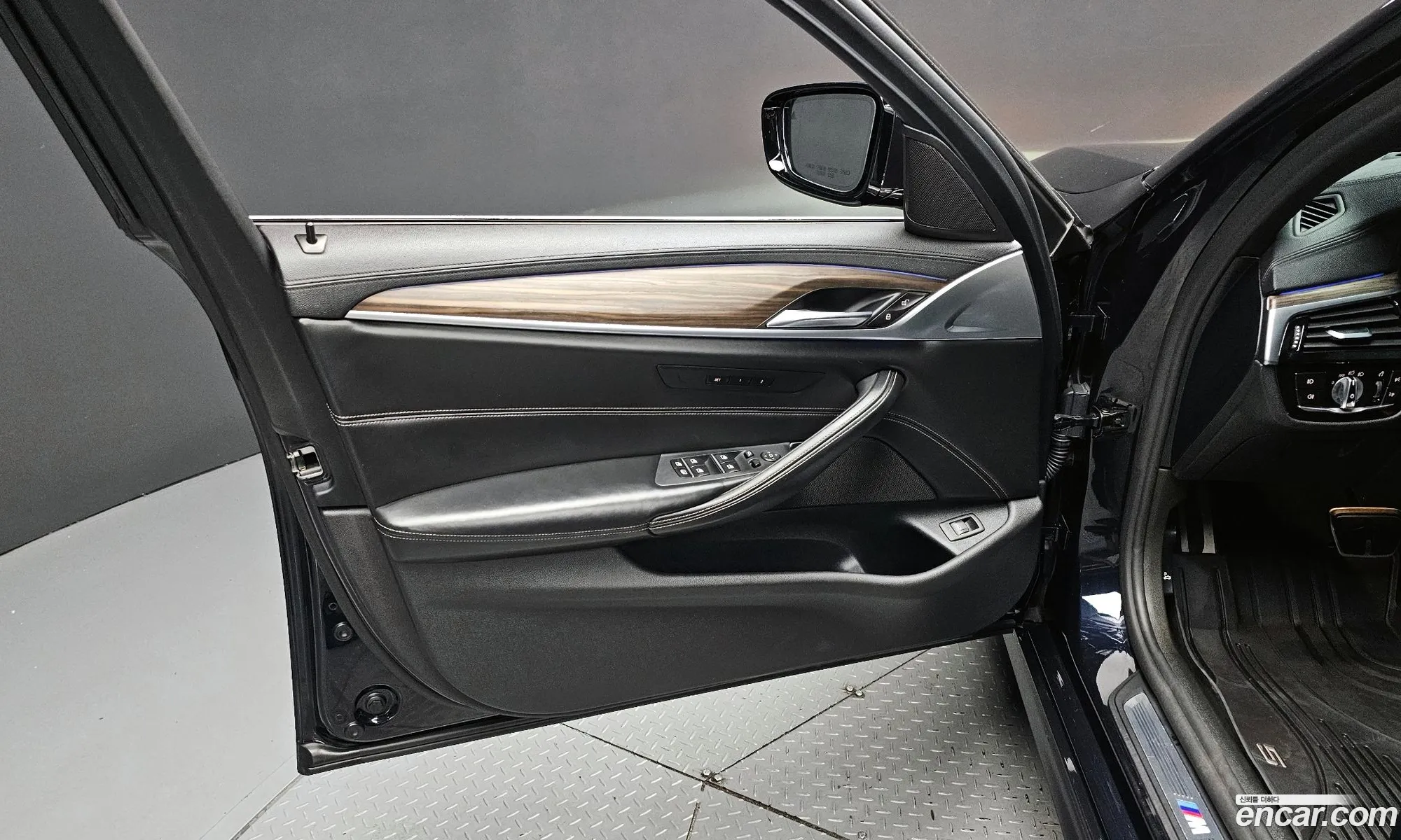 BMW 5 Series 2017 WBAJD910XJWC11216 — 7