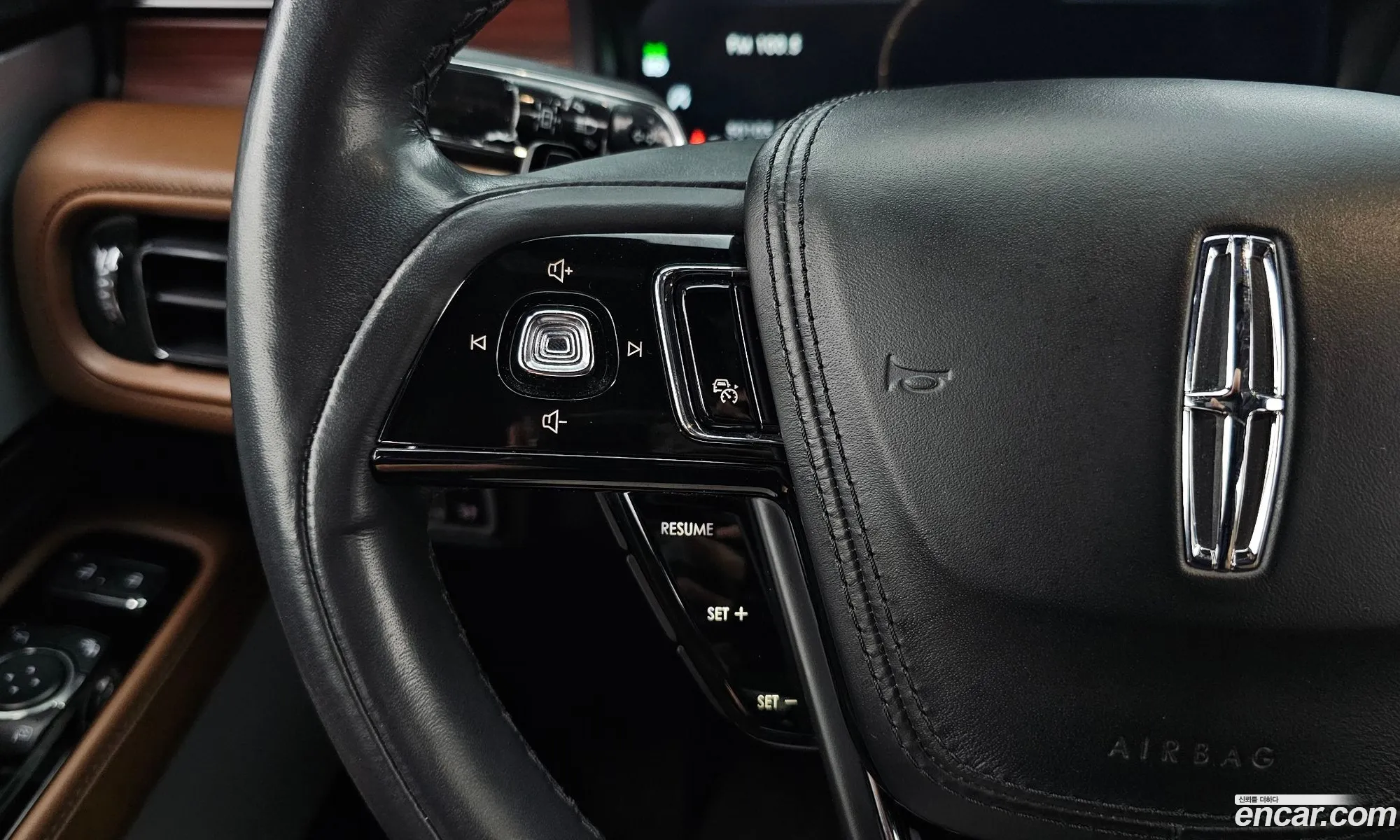 Lincoln Aviator 2021 — 18