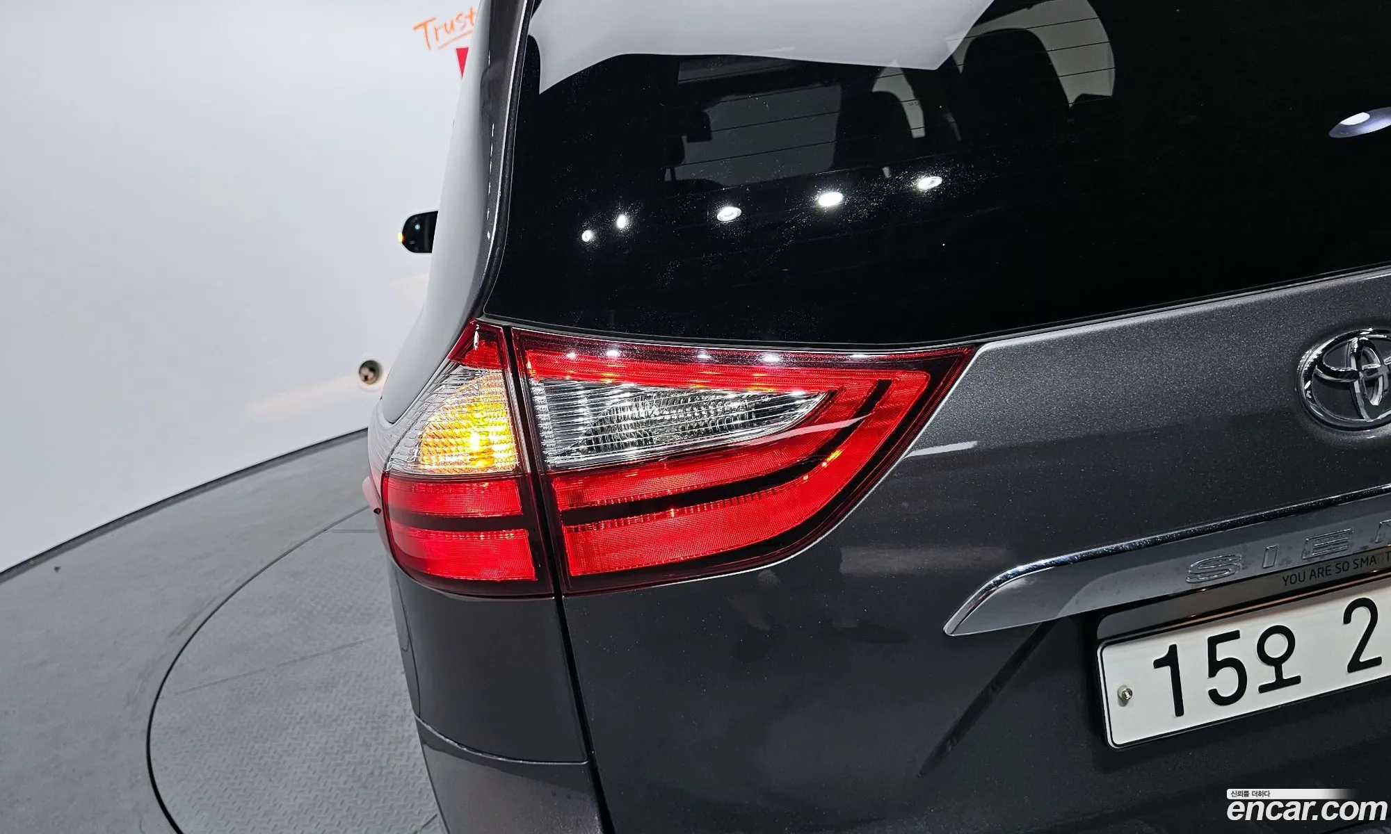 Toyota Sienna 2018 5TDDZ3DC8JS205030 — 8