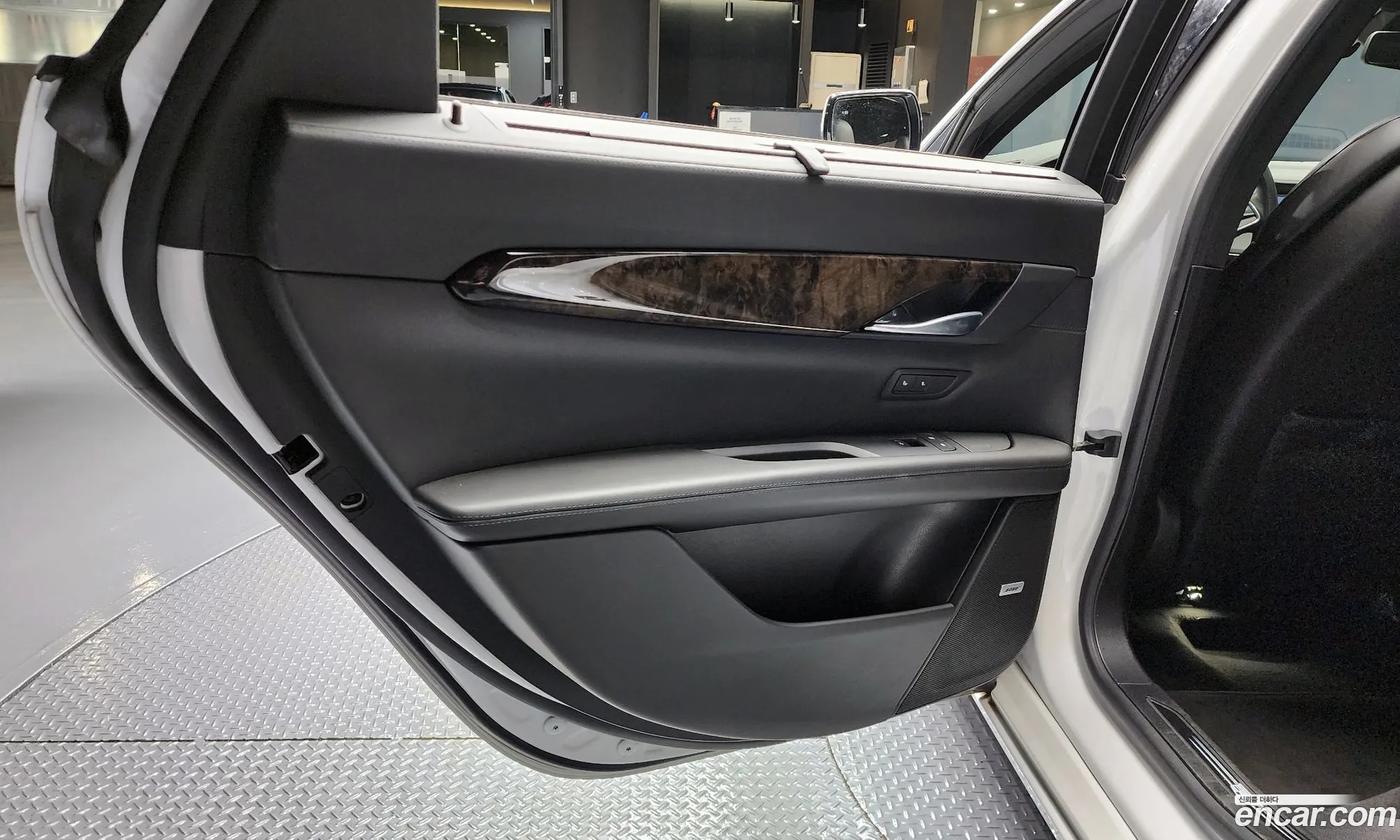 Cadillac CT6 2017 1G6K95RSXHU136577 — 28