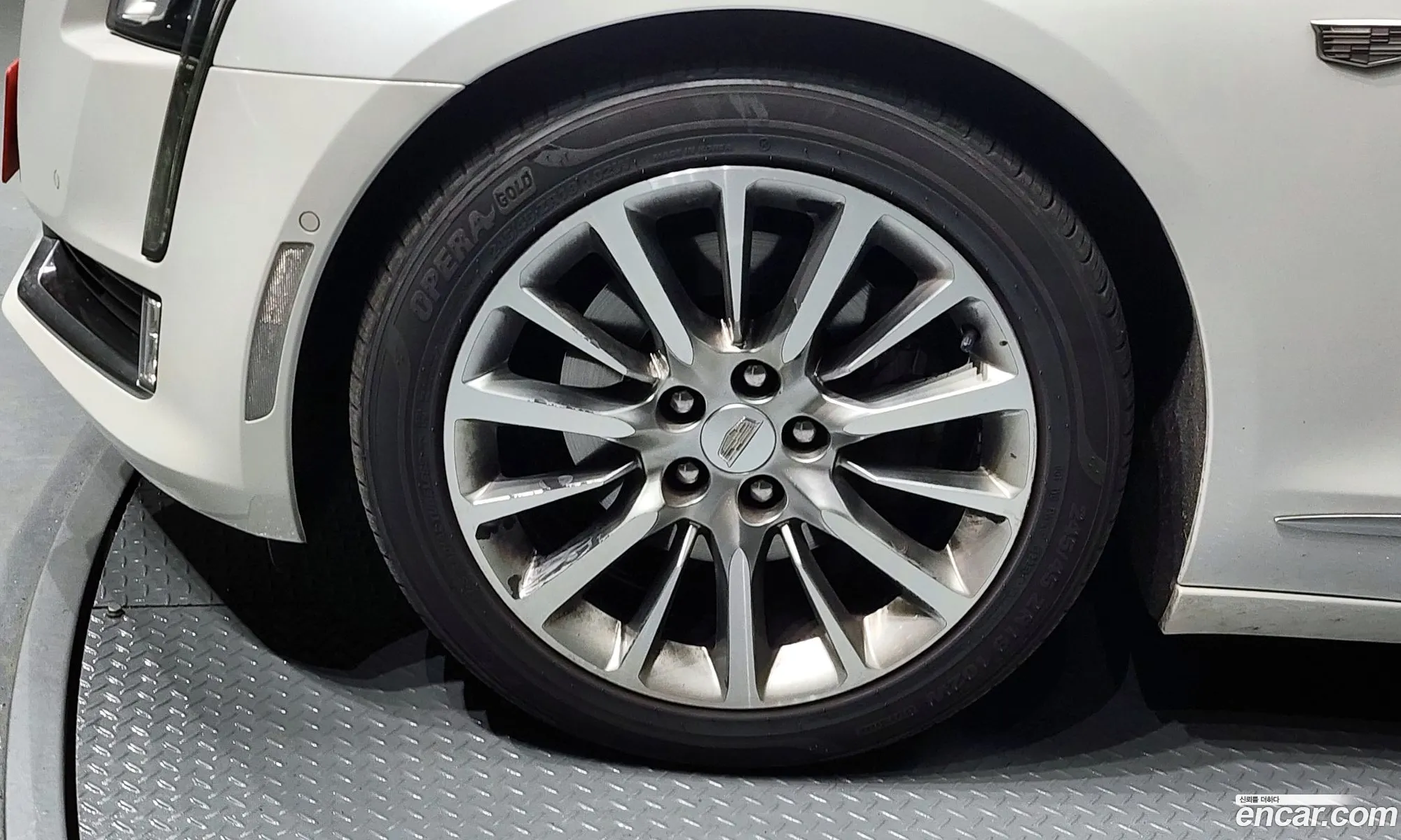 Cadillac CT6 2017 1G6K95RSXHU136577 — 10