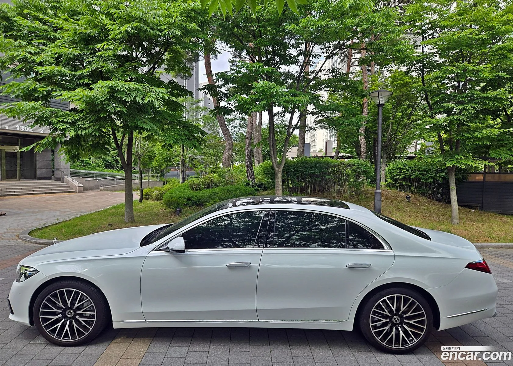 Mercedes-Benz S-Class W223 2022 — 18