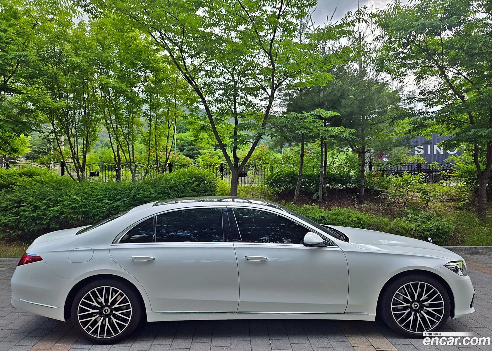 Mercedes-Benz S-Class W223 2022 — 17