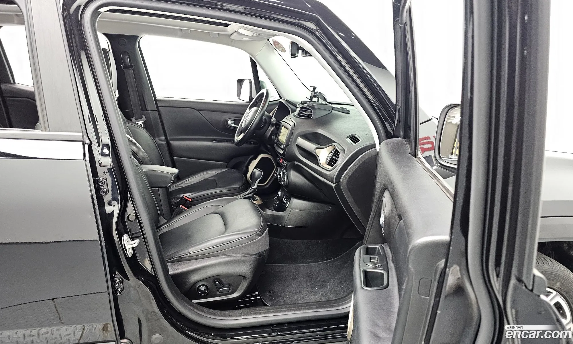 Jeep Renegade 2017 1C4BU0000HPF68417 — 4