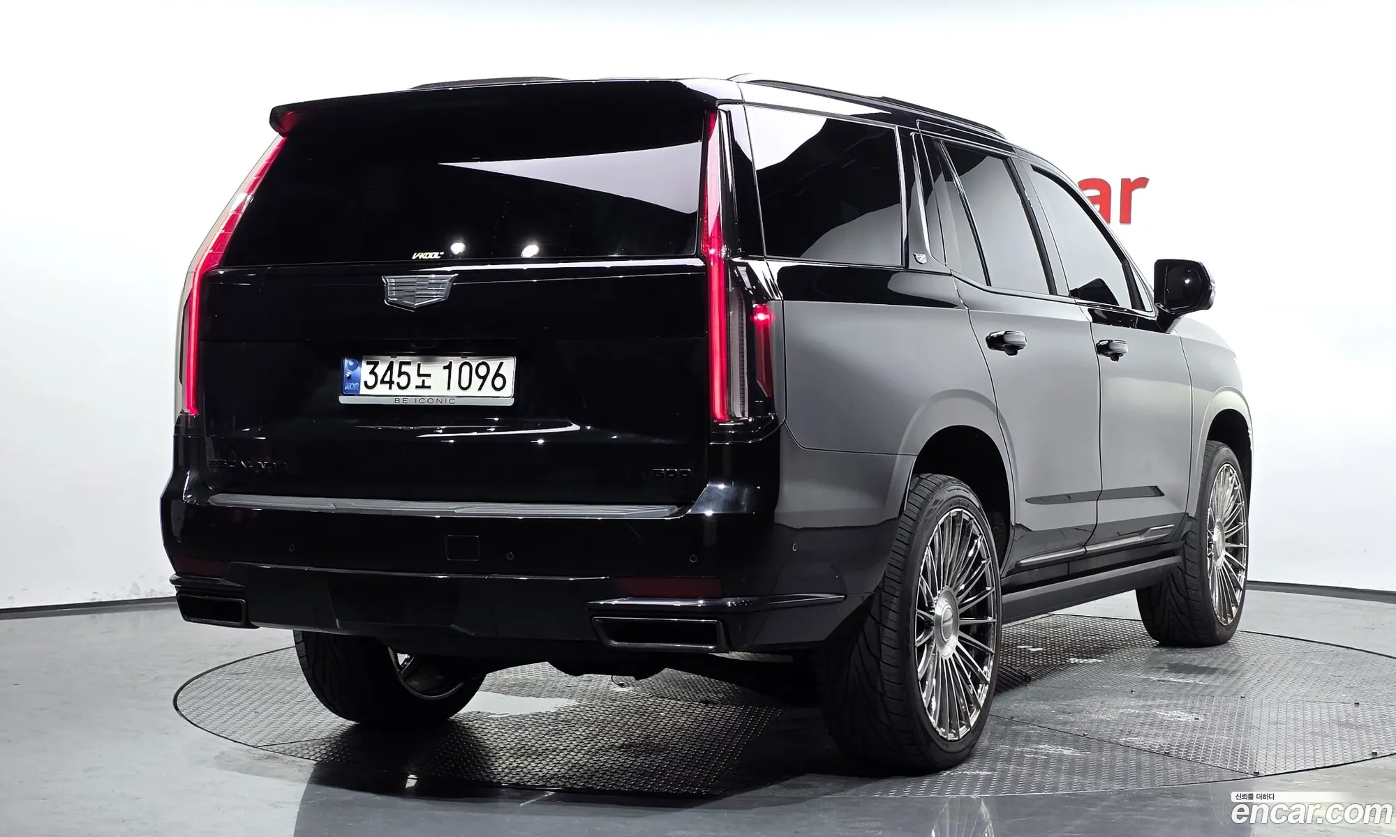 Cadillac Escalade 2023 — 12