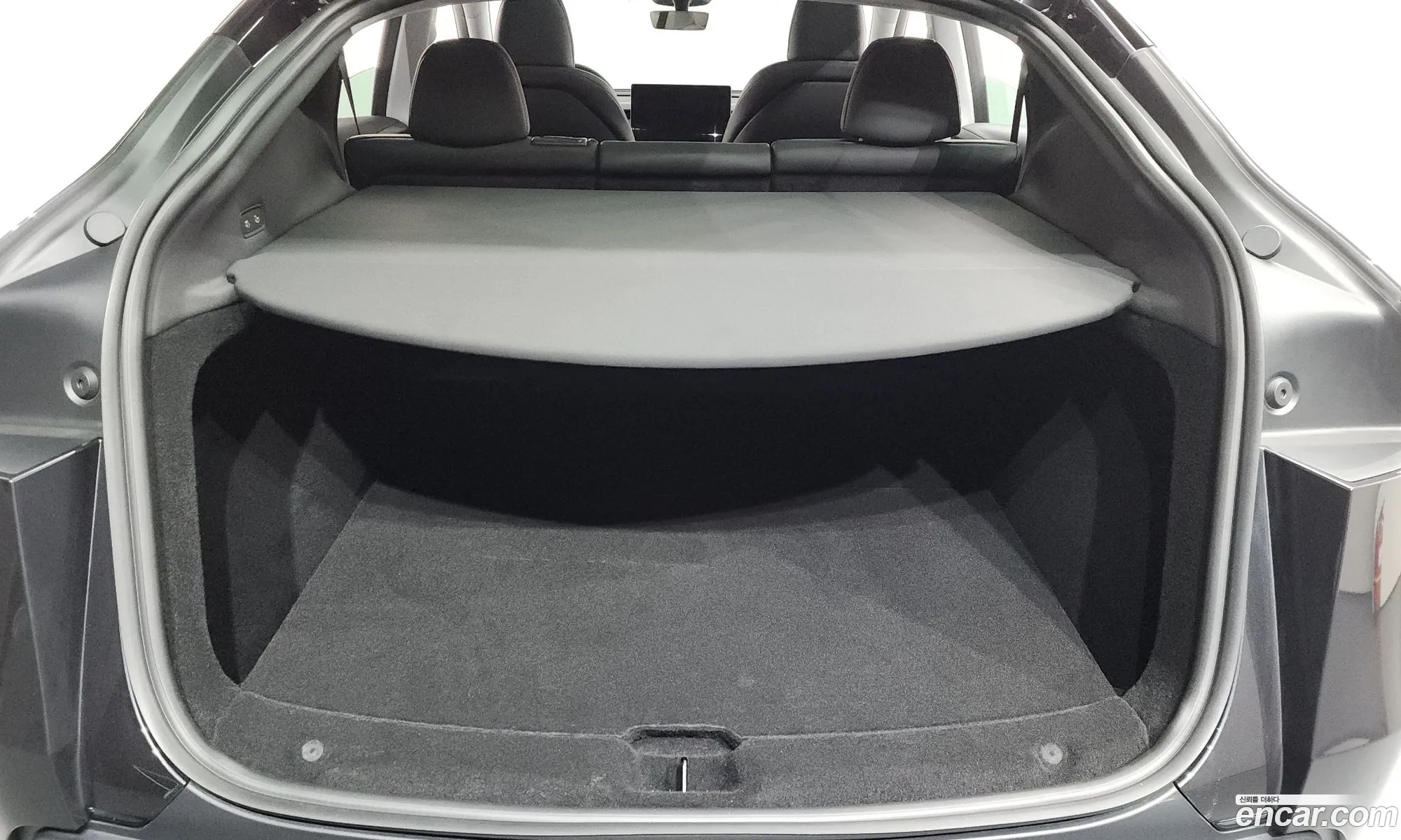 Tesla Model Y 2025 LRWYGCFJ3SC053919 — 18