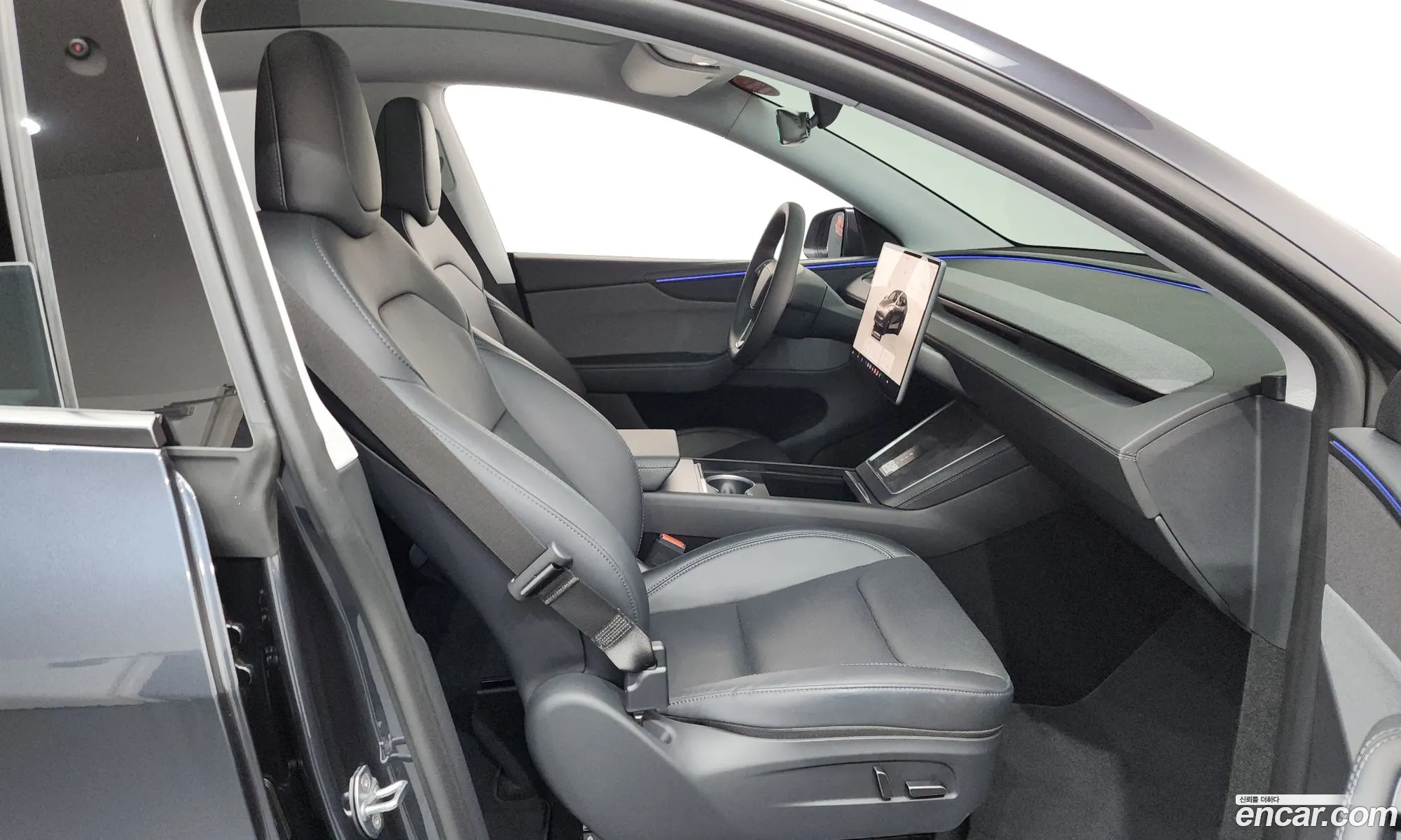Tesla Model Y 2025 LRWYGCFJ3SC053919 — 14