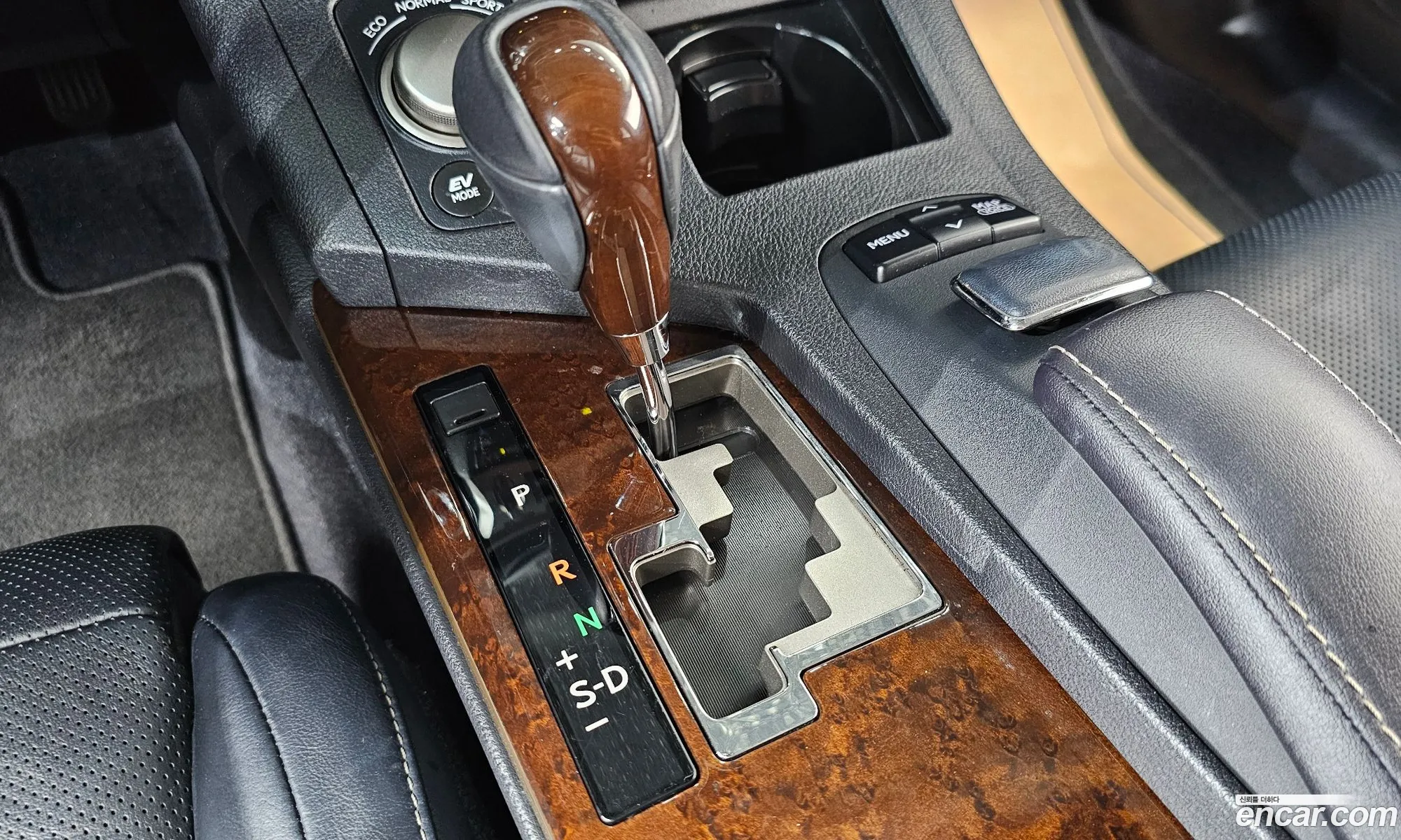 Lexus ES300h 2013 — 10