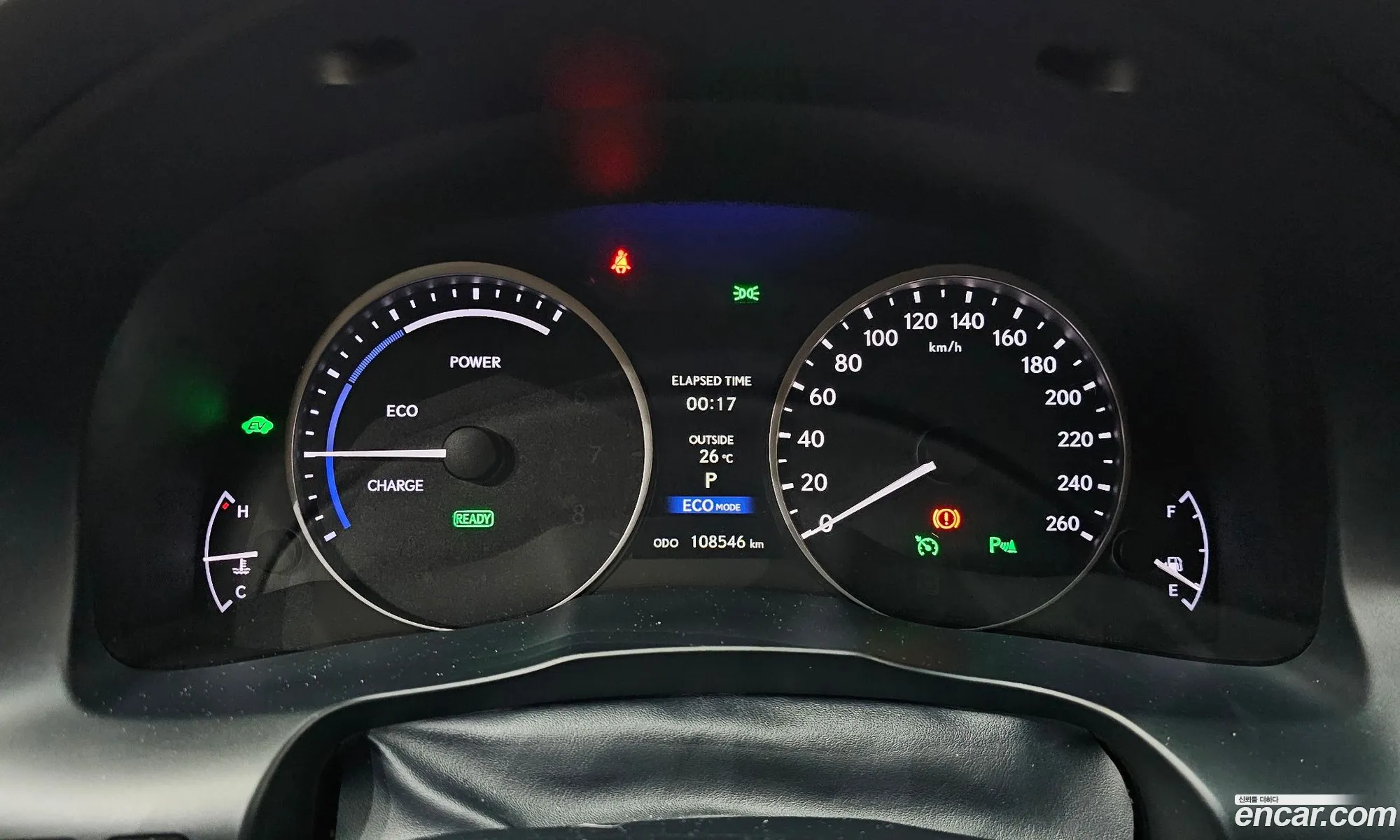 Lexus ES300h 2013 — 16