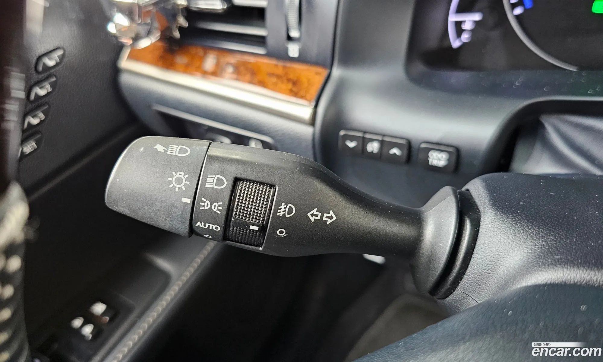 Lexus ES300h 2013 — 2