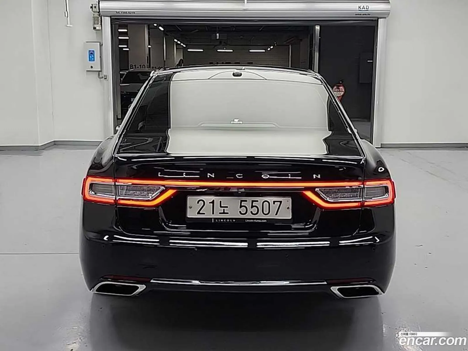 Lincoln Continental 10th Gen 2017 — 18